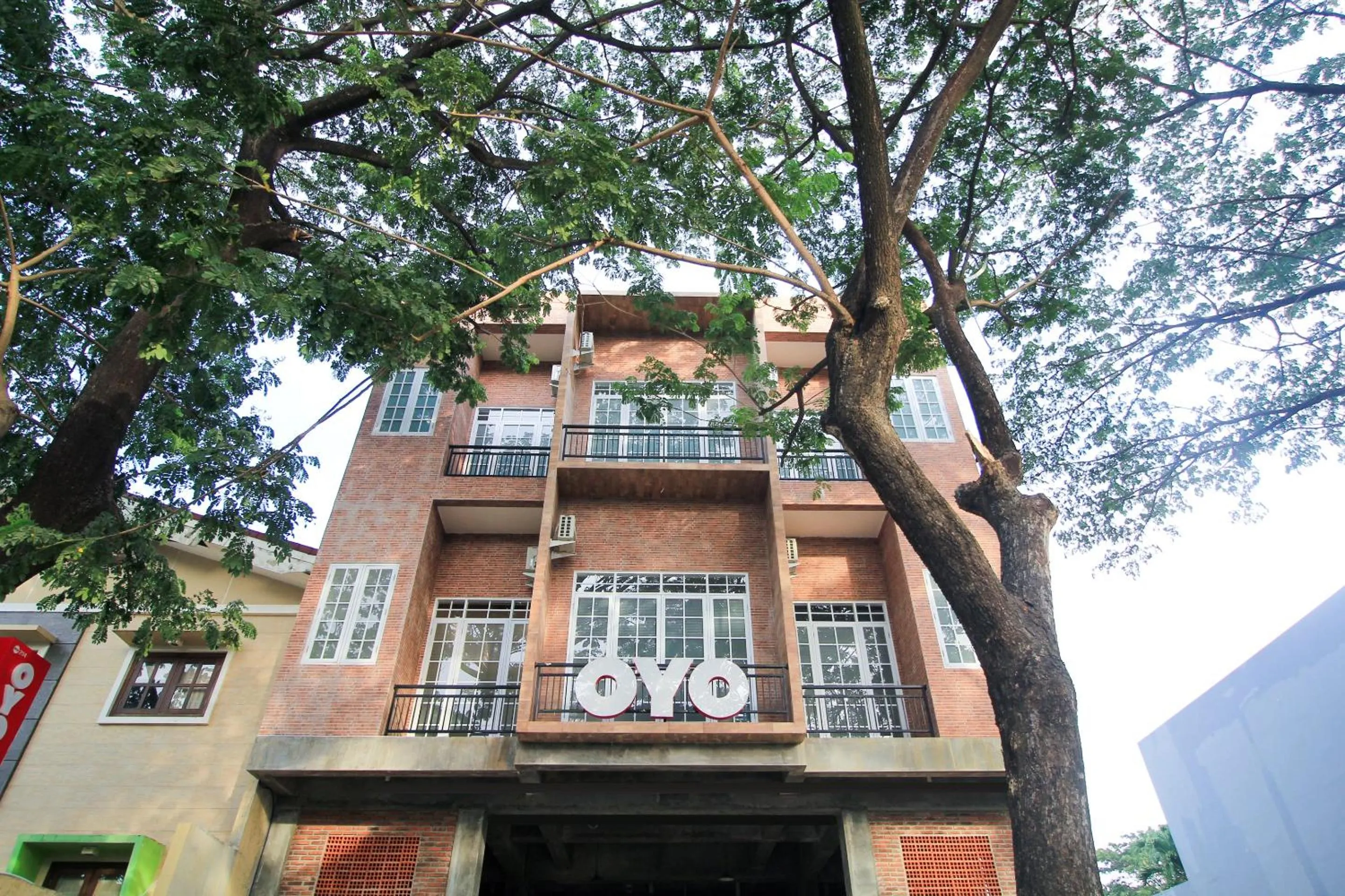 Facade/entrance in OYO 204 Blessing Residence