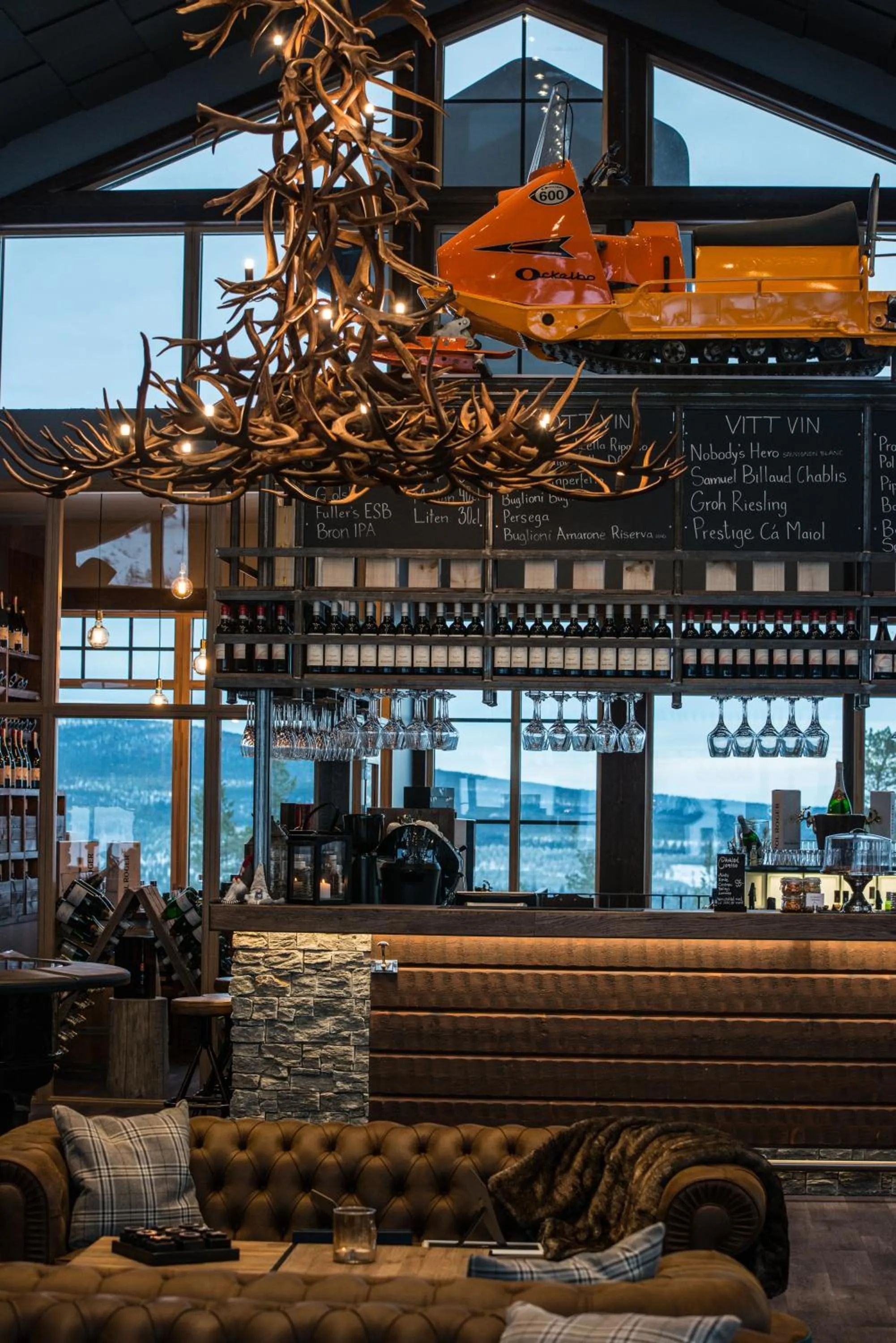 Restaurant/places to eat in Mountain Lodge