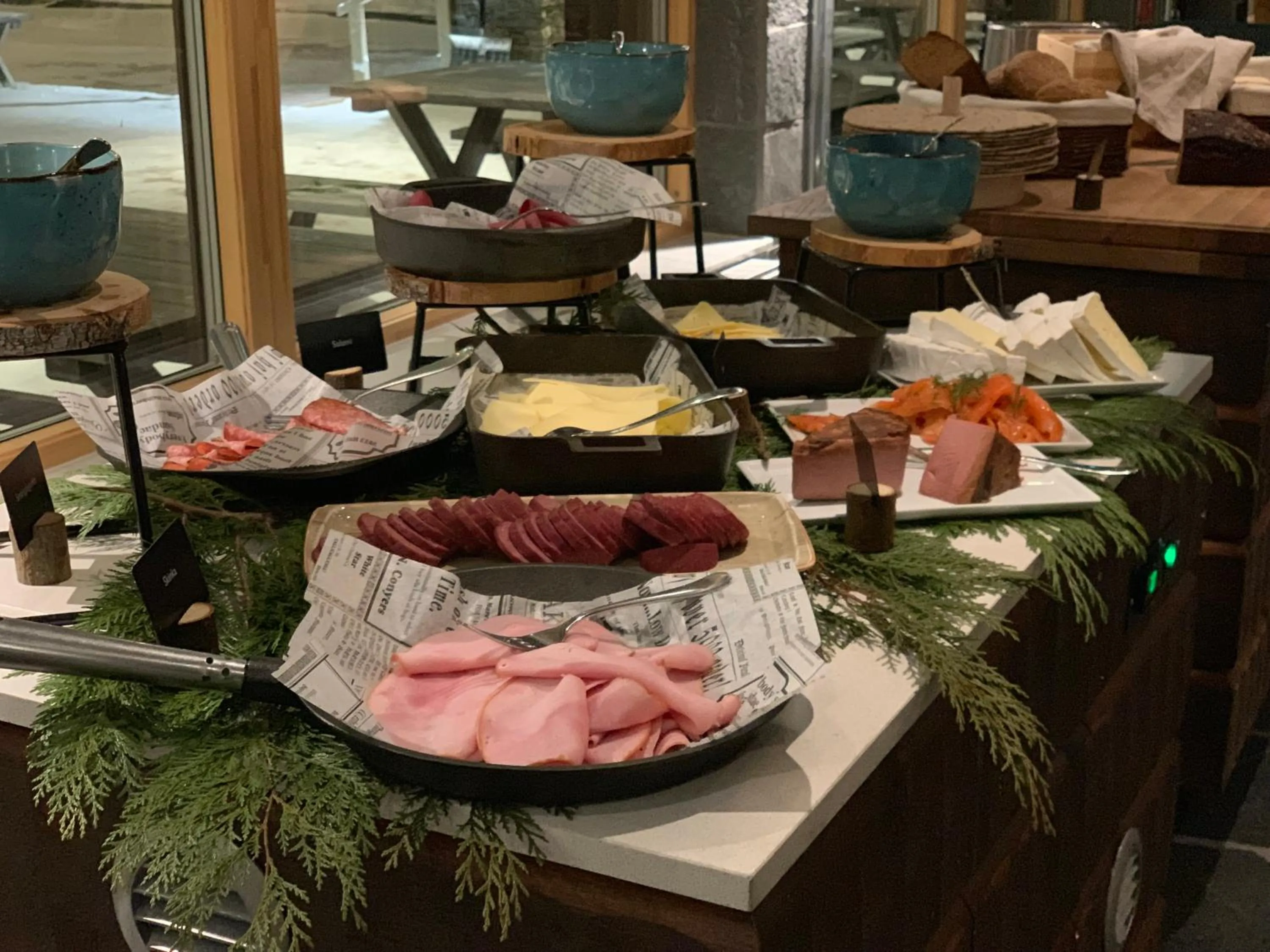 Breakfast in Mountain Lodge