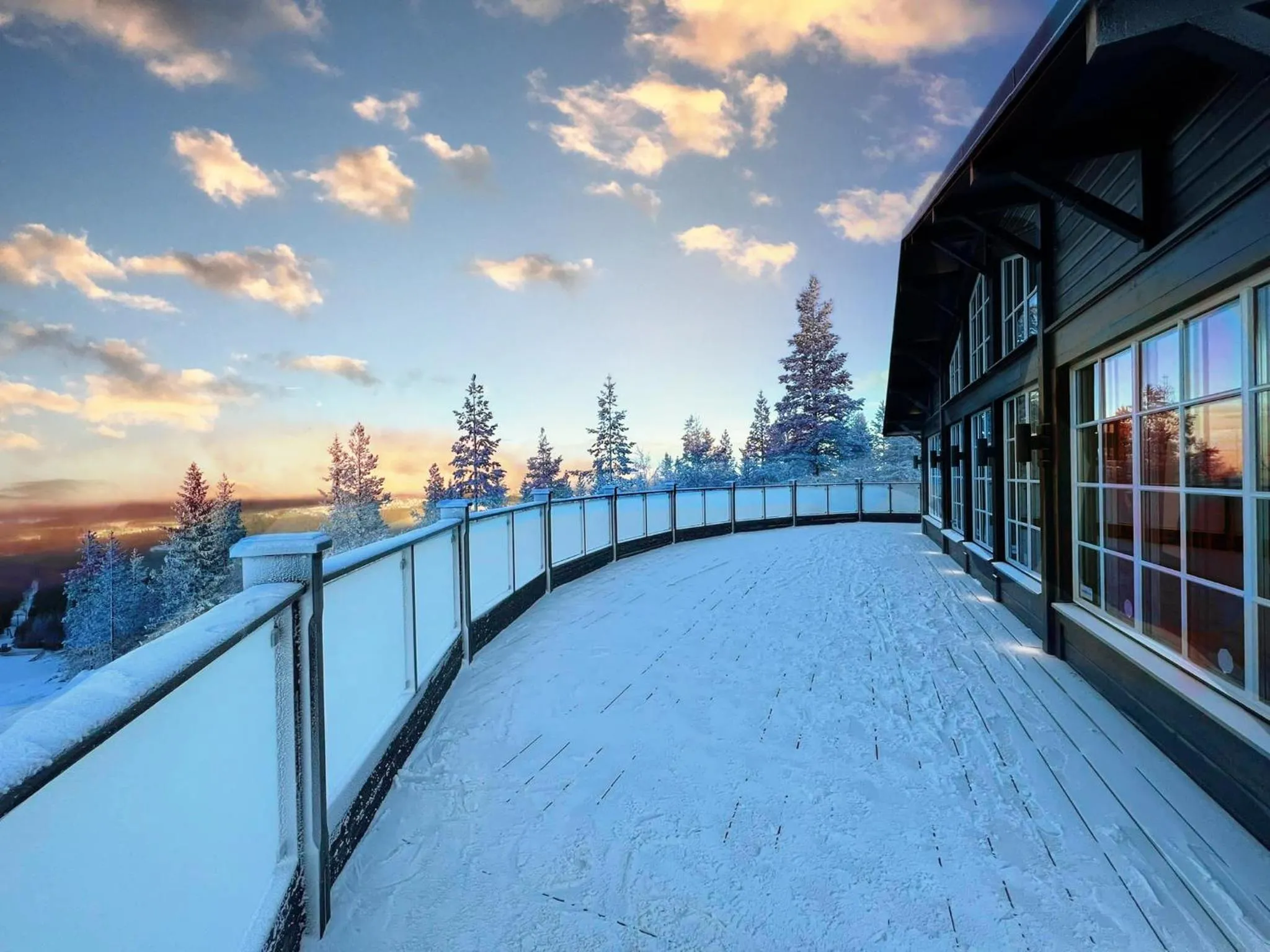 Restaurant/places to eat in Mountain Lodge