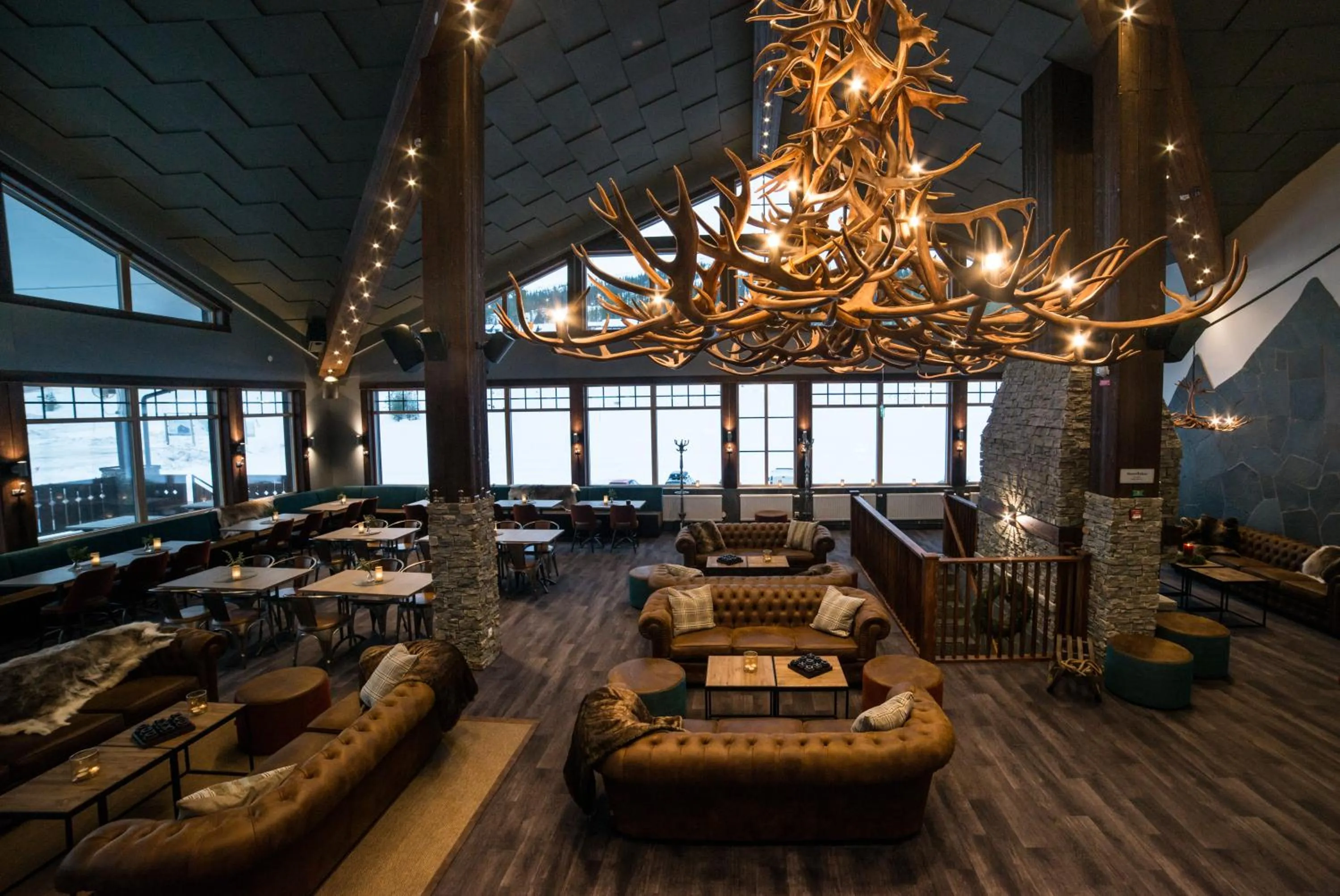 Nightclub / DJ in Mountain Lodge