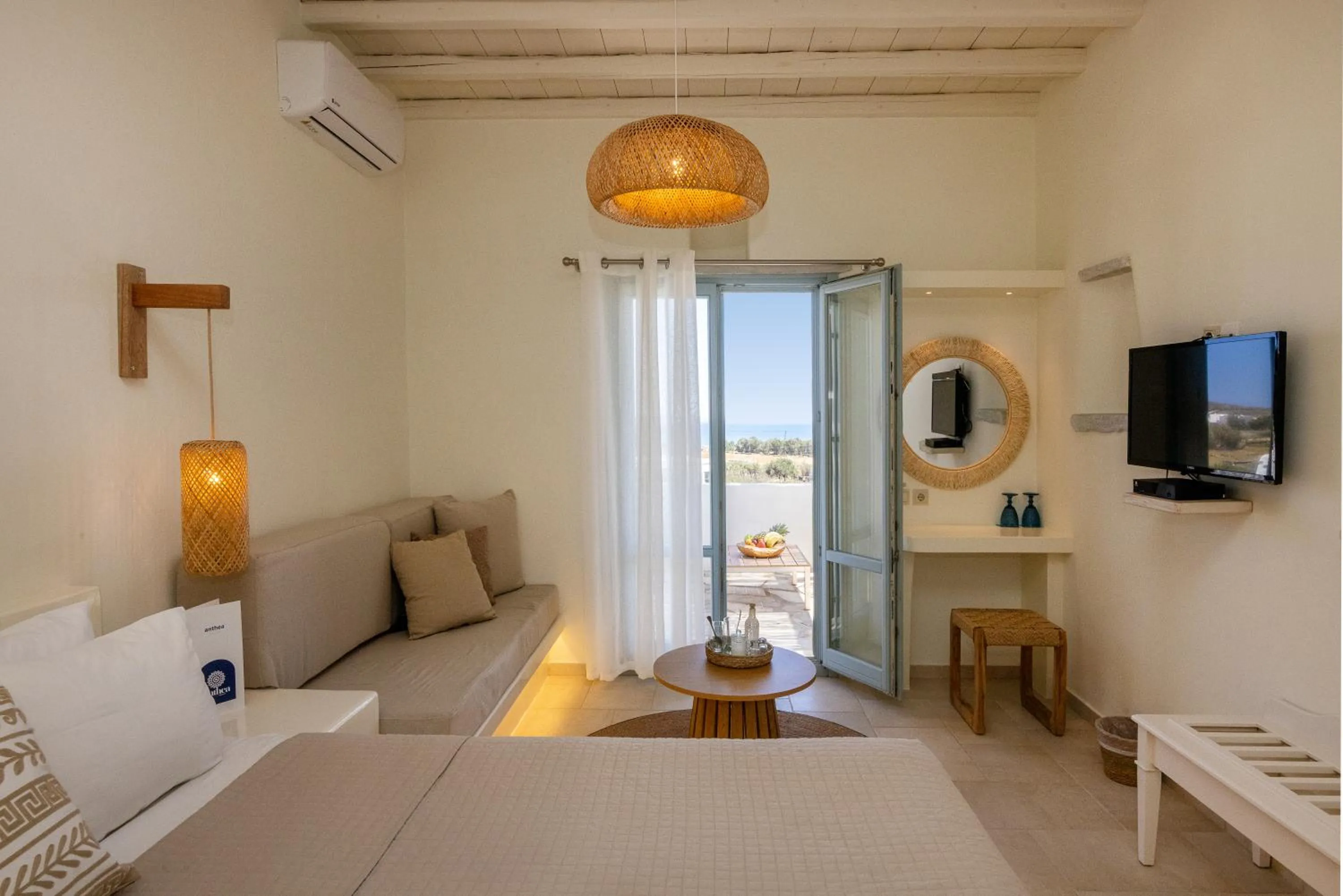 Photo of the whole room, Bed in Anthea Hotel