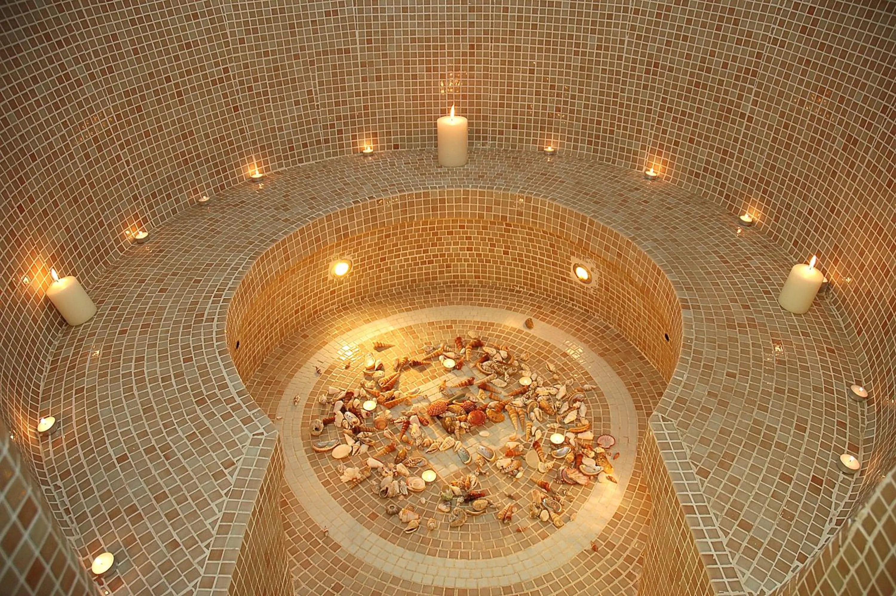 Hot Tub in Anthea Hotel