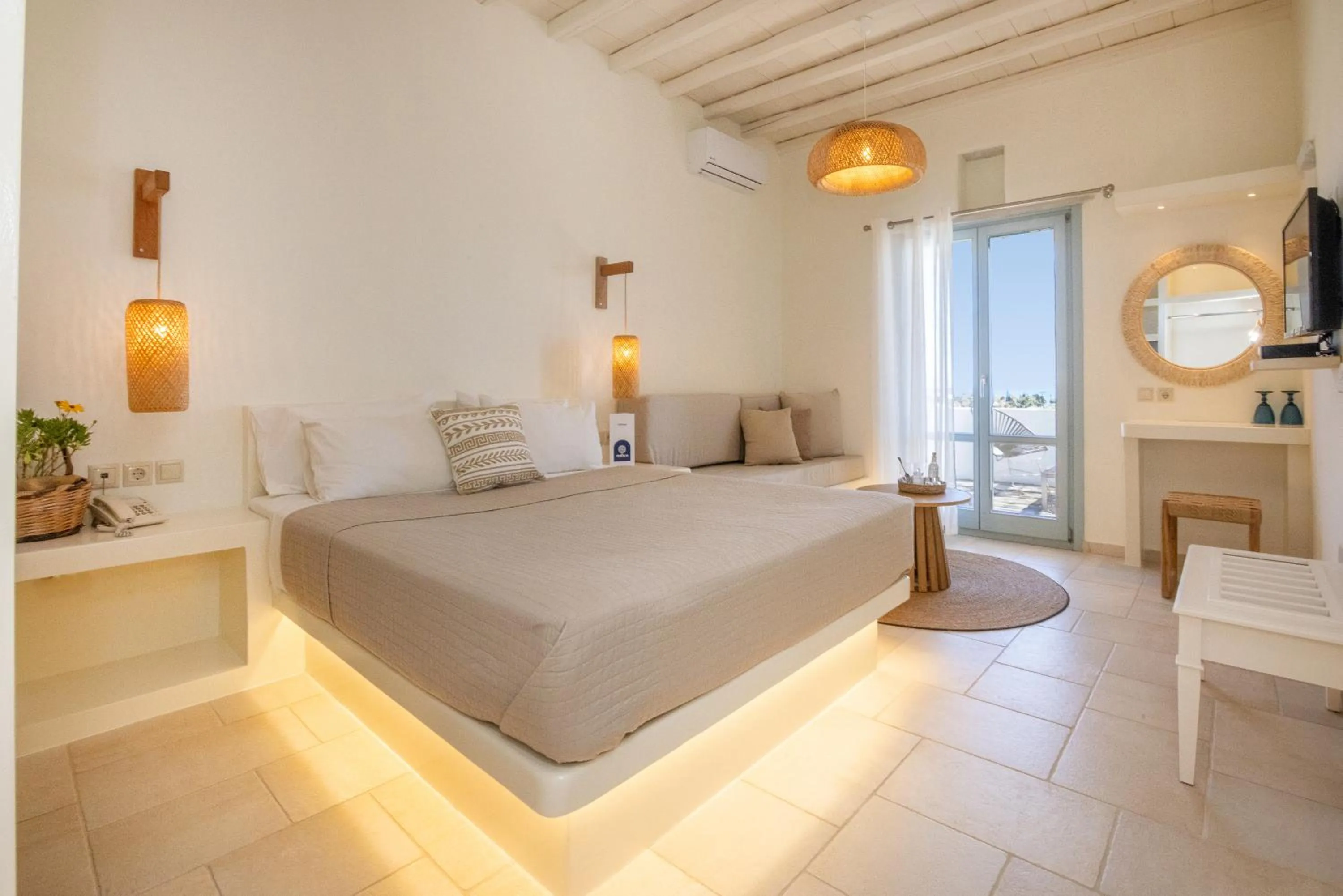 Photo of the whole room, Bed in Anthea Hotel