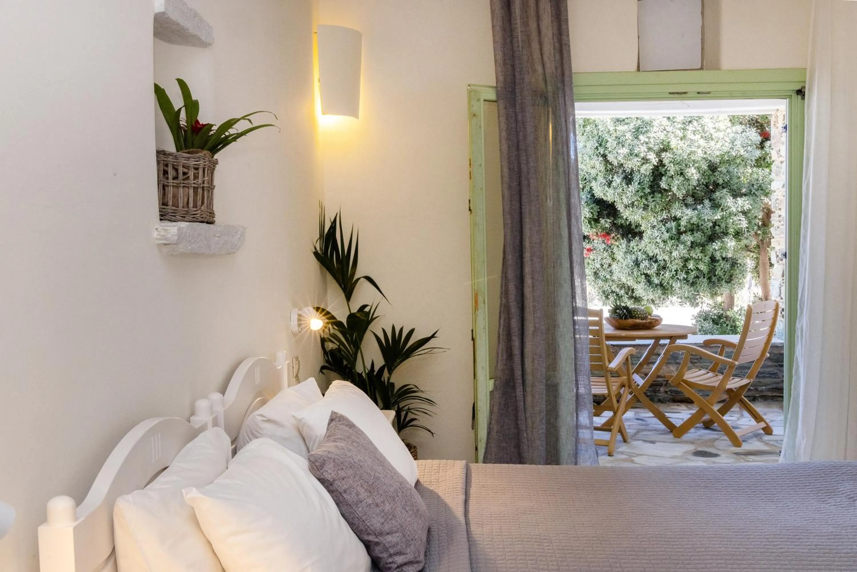 Photo of the whole room, Bed in Anthea Hotel