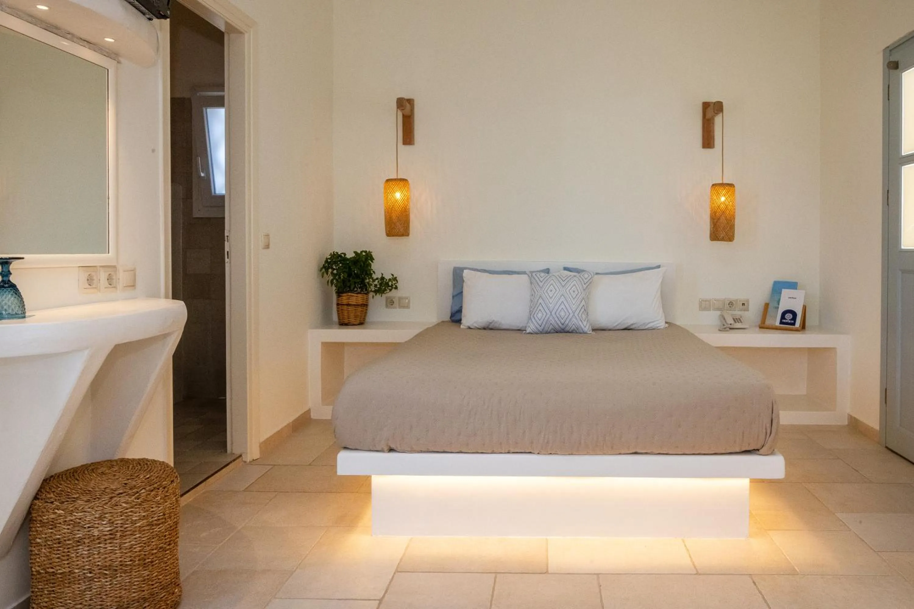 Photo of the whole room, Bed in Anthea Hotel