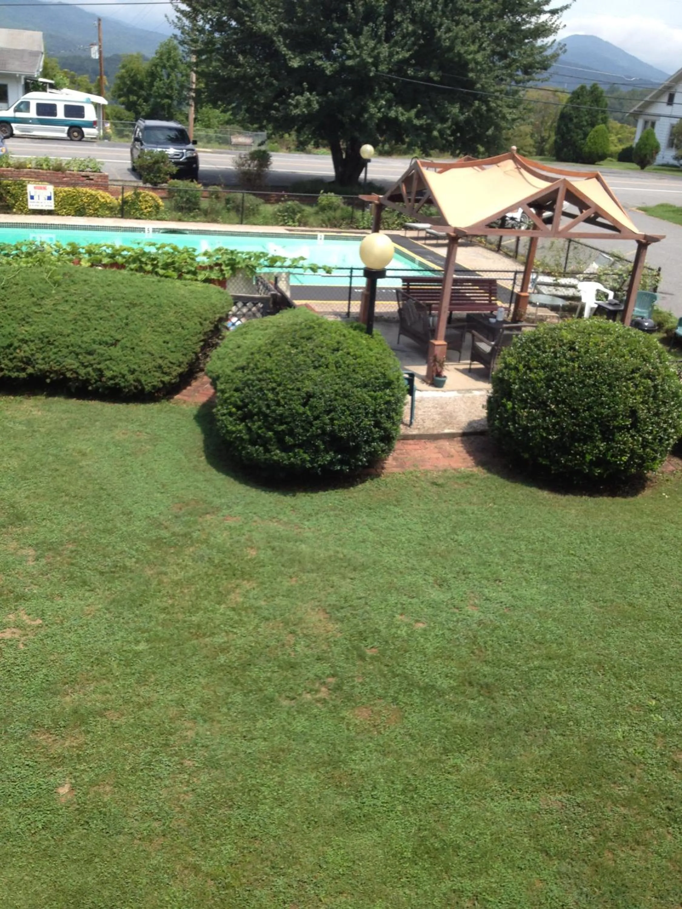 Swimming pool in Ridge Top Motel - Bryson City