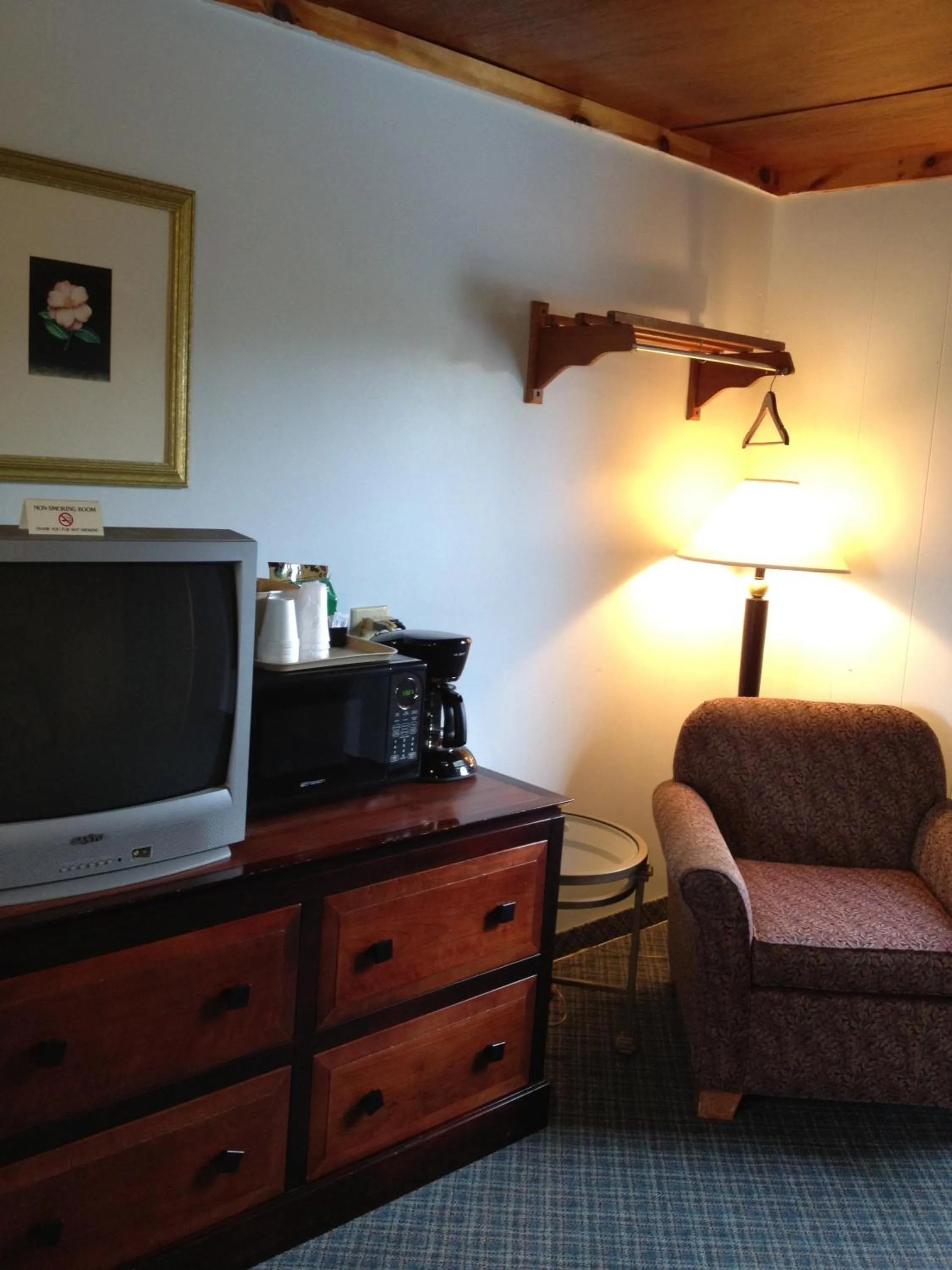 TV and multimedia in Ridge Top Motel - Bryson City