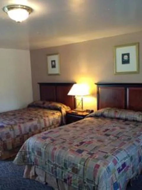 Bed in Ridge Top Motel - Bryson City