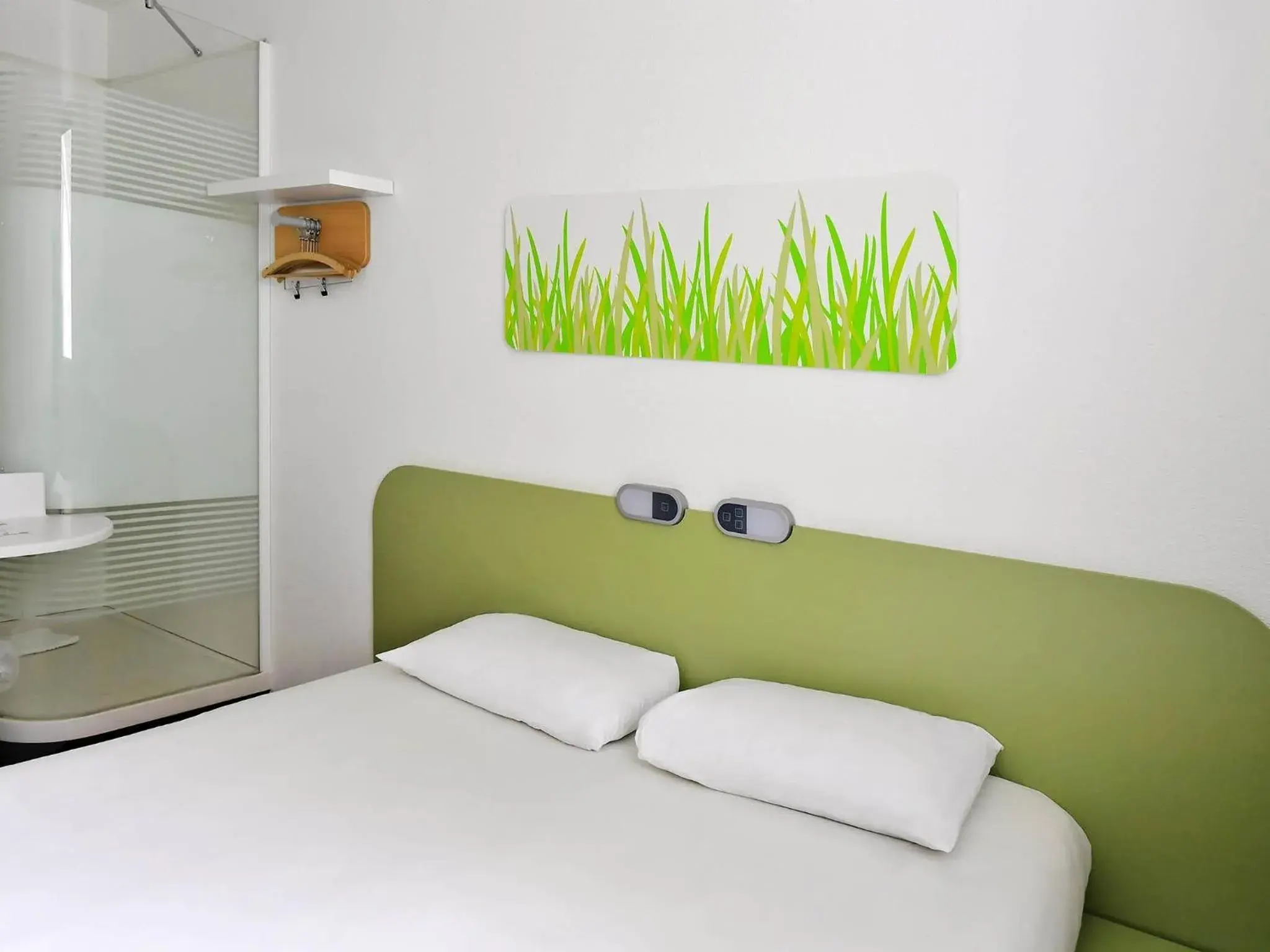 Bedroom, Bed in ibis budget Nimes Centre Gare Bedroom, Bed in ibis budget Nimes Centre Gare