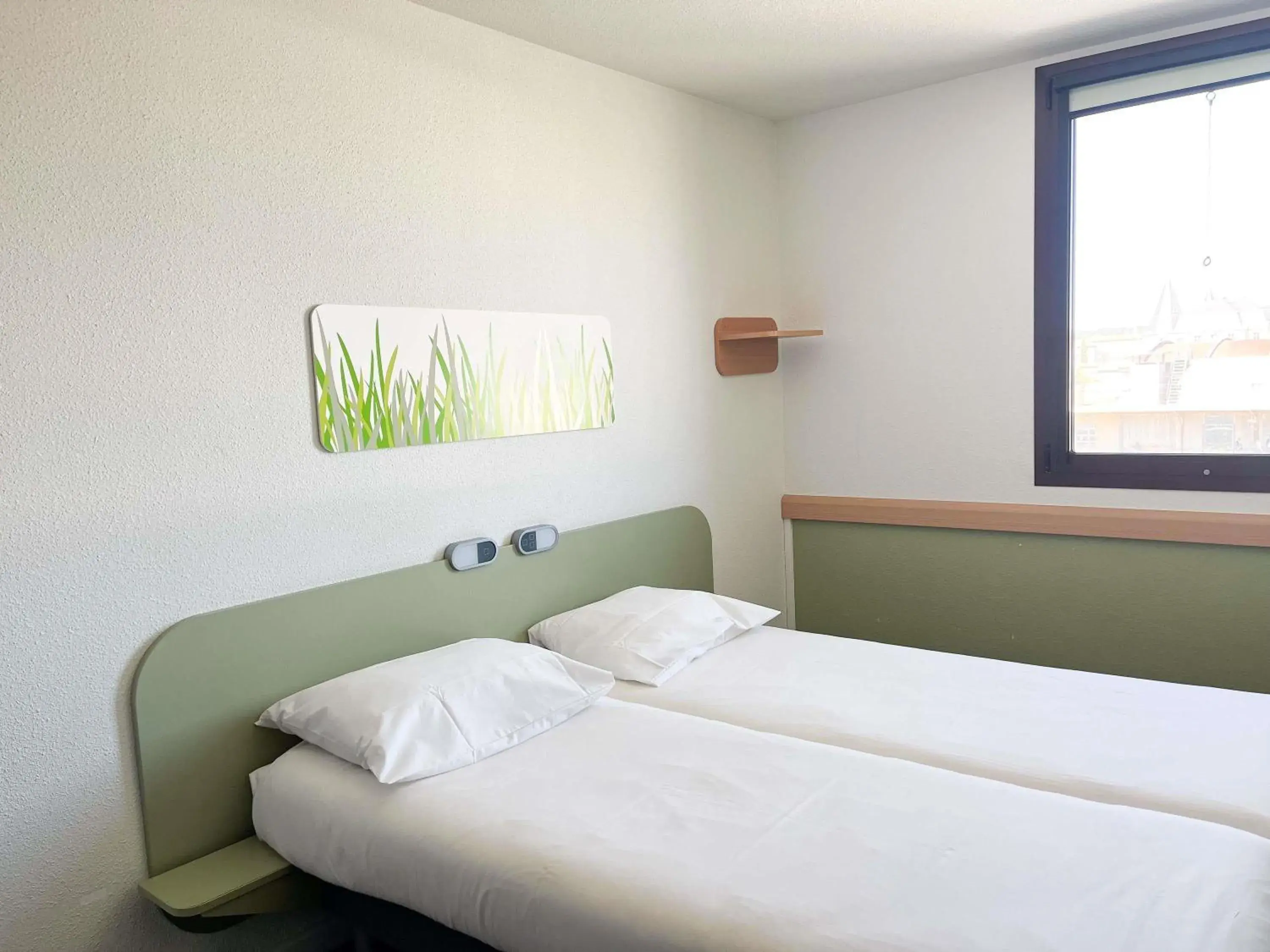 Bedroom, Bed in ibis budget Nimes Centre Gare Bedroom, Bed in ibis budget Nimes Centre Gare
