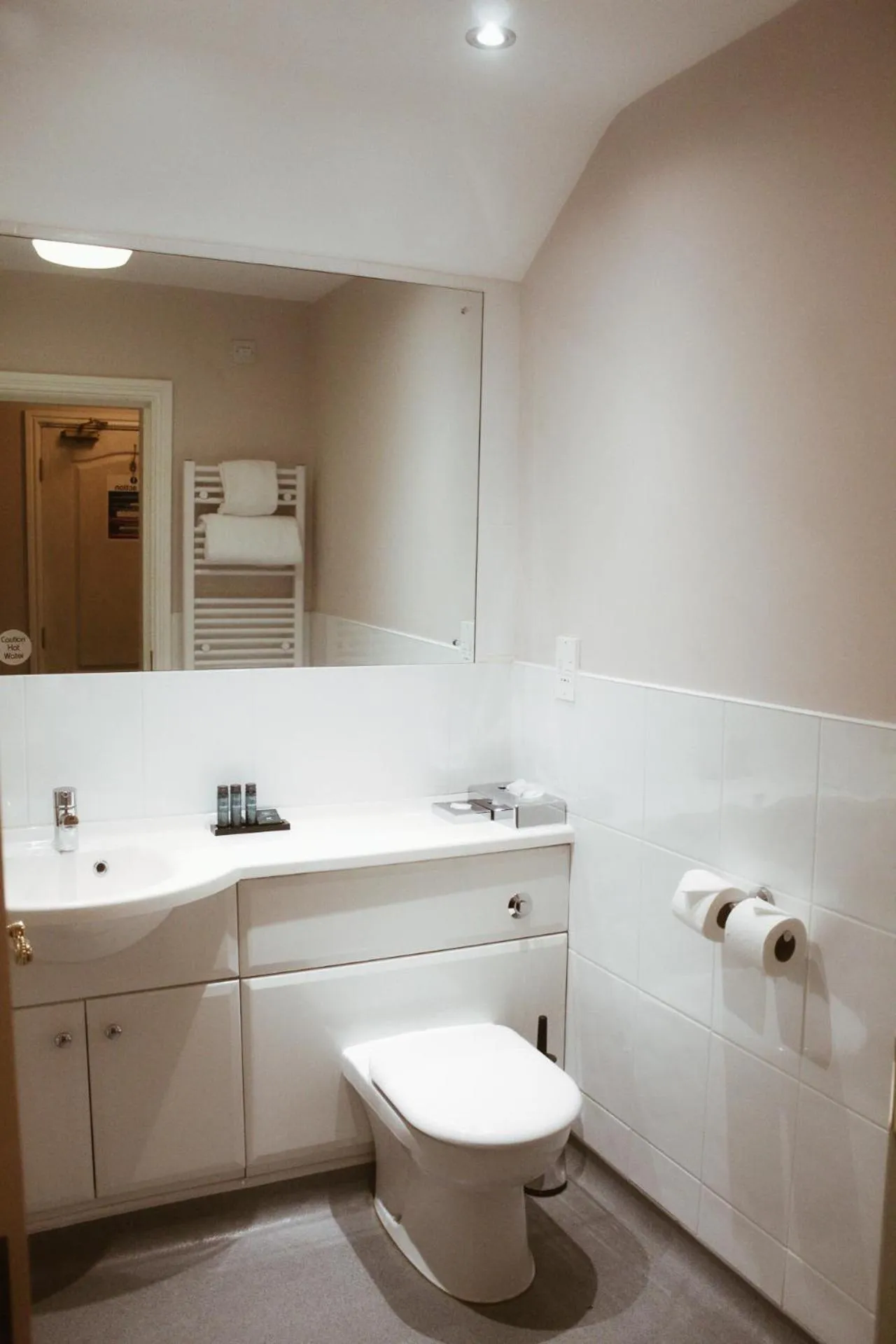 Bathroom in Slaters Country Inn