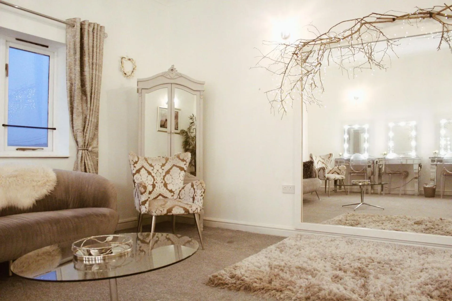 Property building in Slaters Country Inn