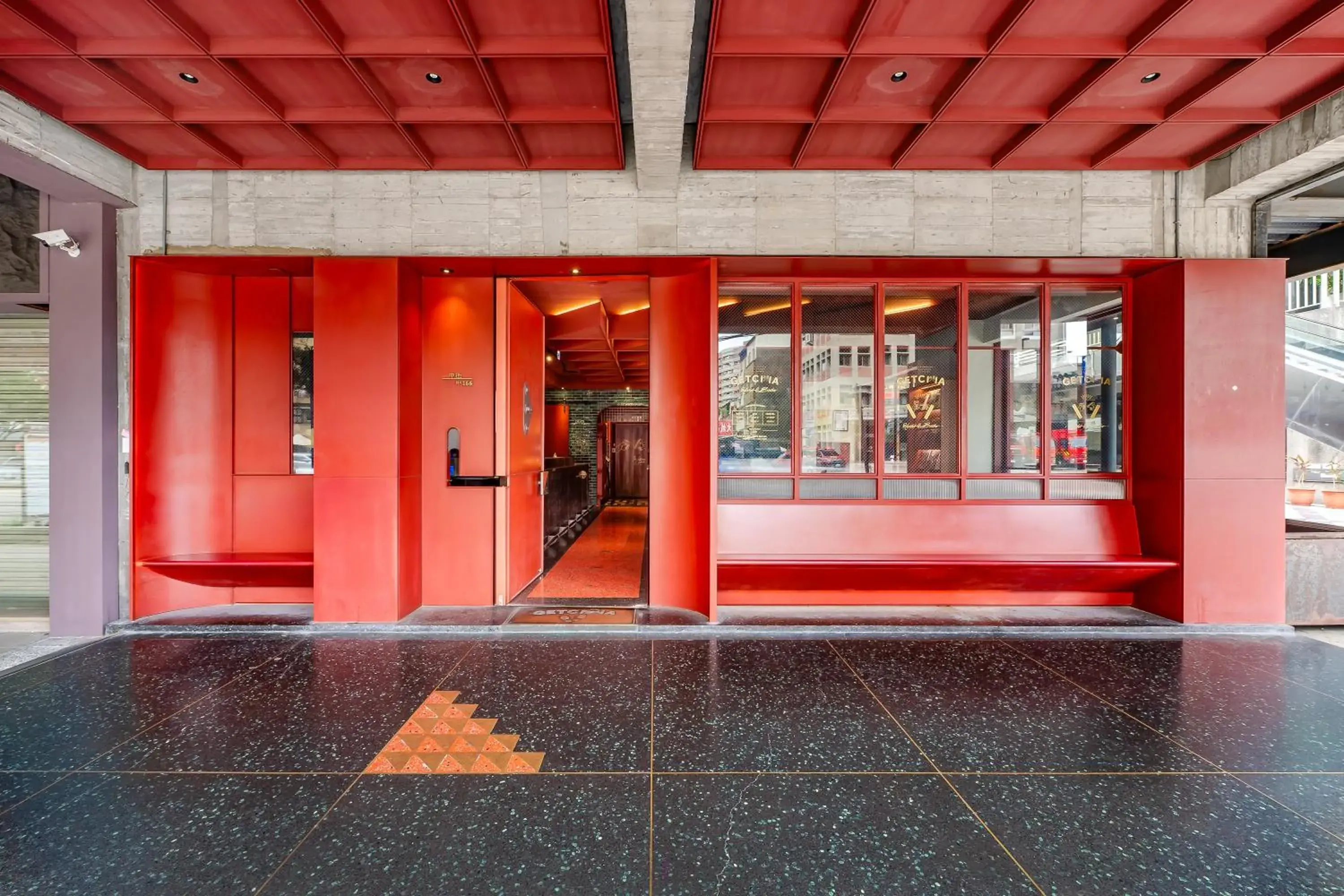 Property building in Getcha Hostel Property building in Getcha Hostel