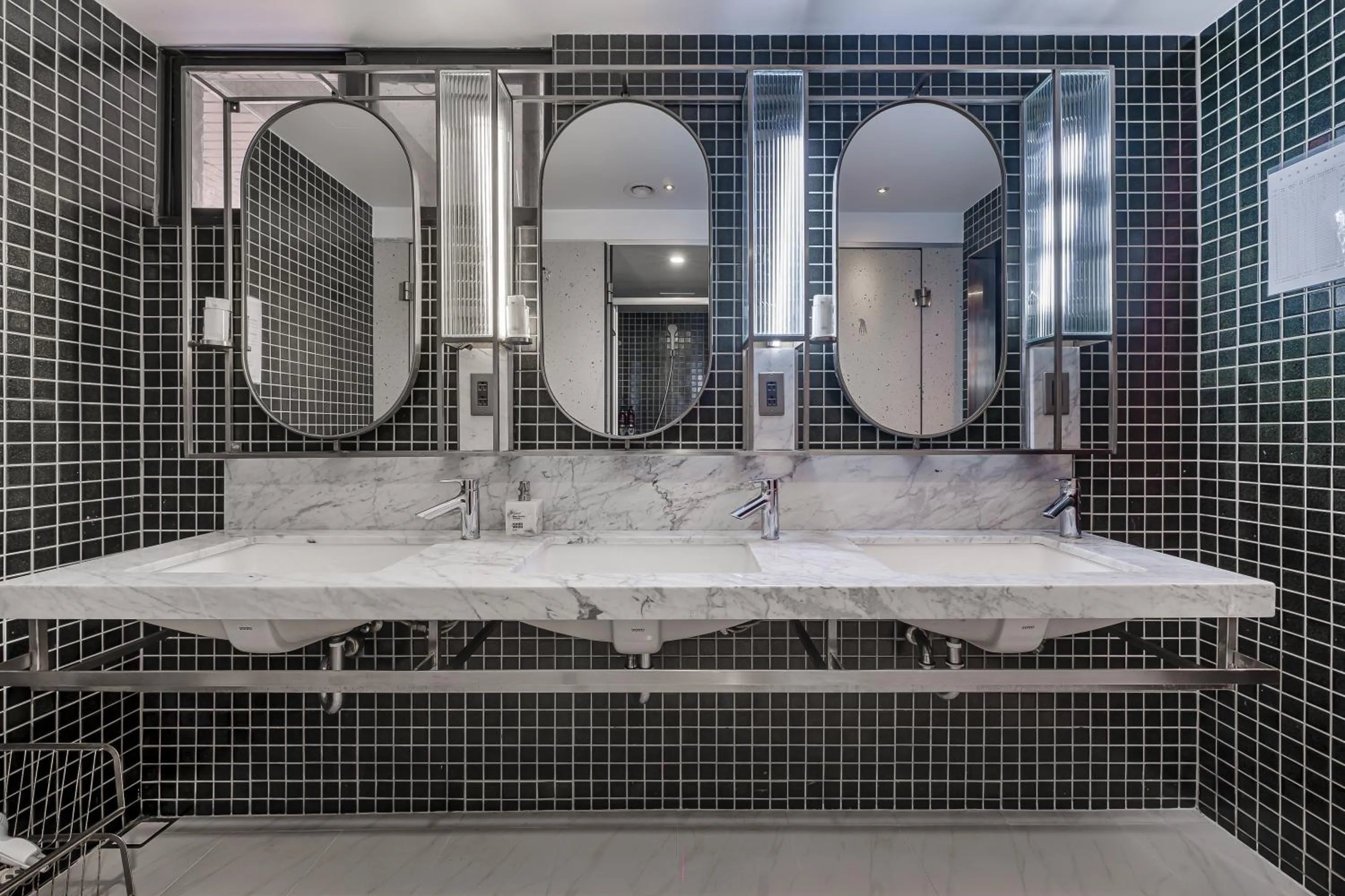 Toilet in Getcha Hostel