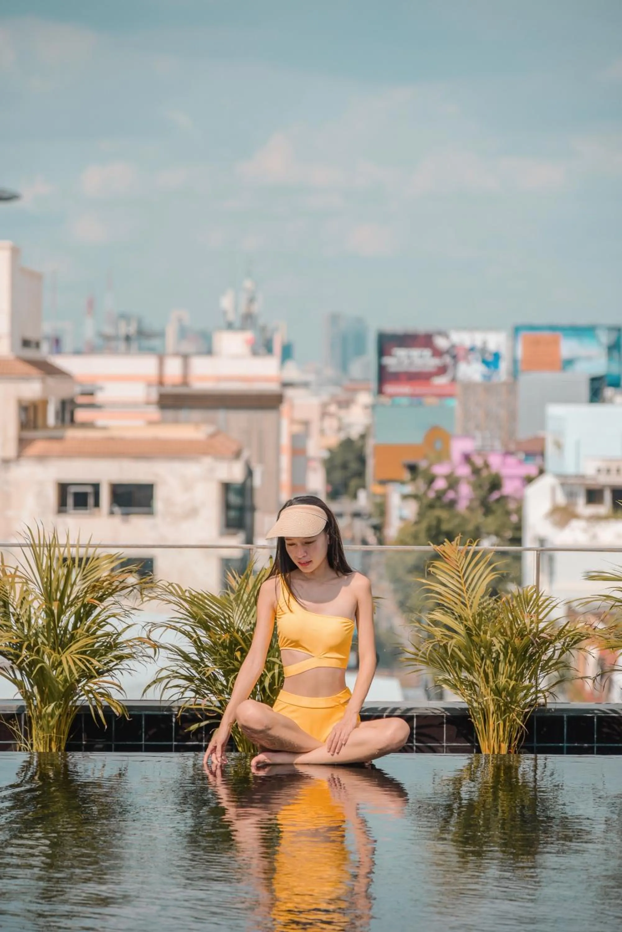 Swimming pool in De Prime Rangnam Hotel