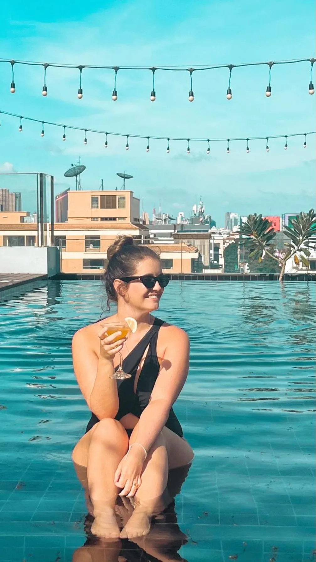 Swimming pool in De Prime Rangnam Hotel