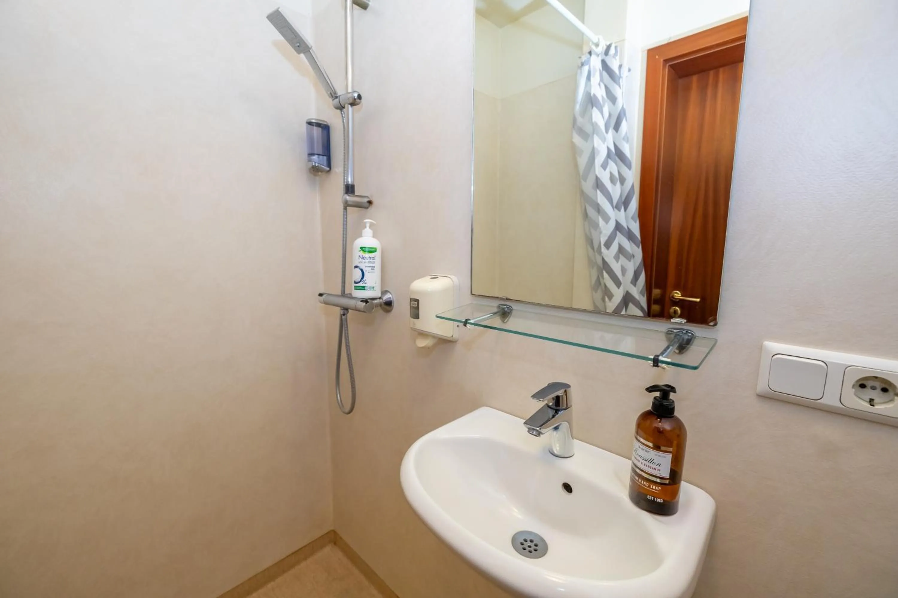 Bathroom in BG4 Guesthouse