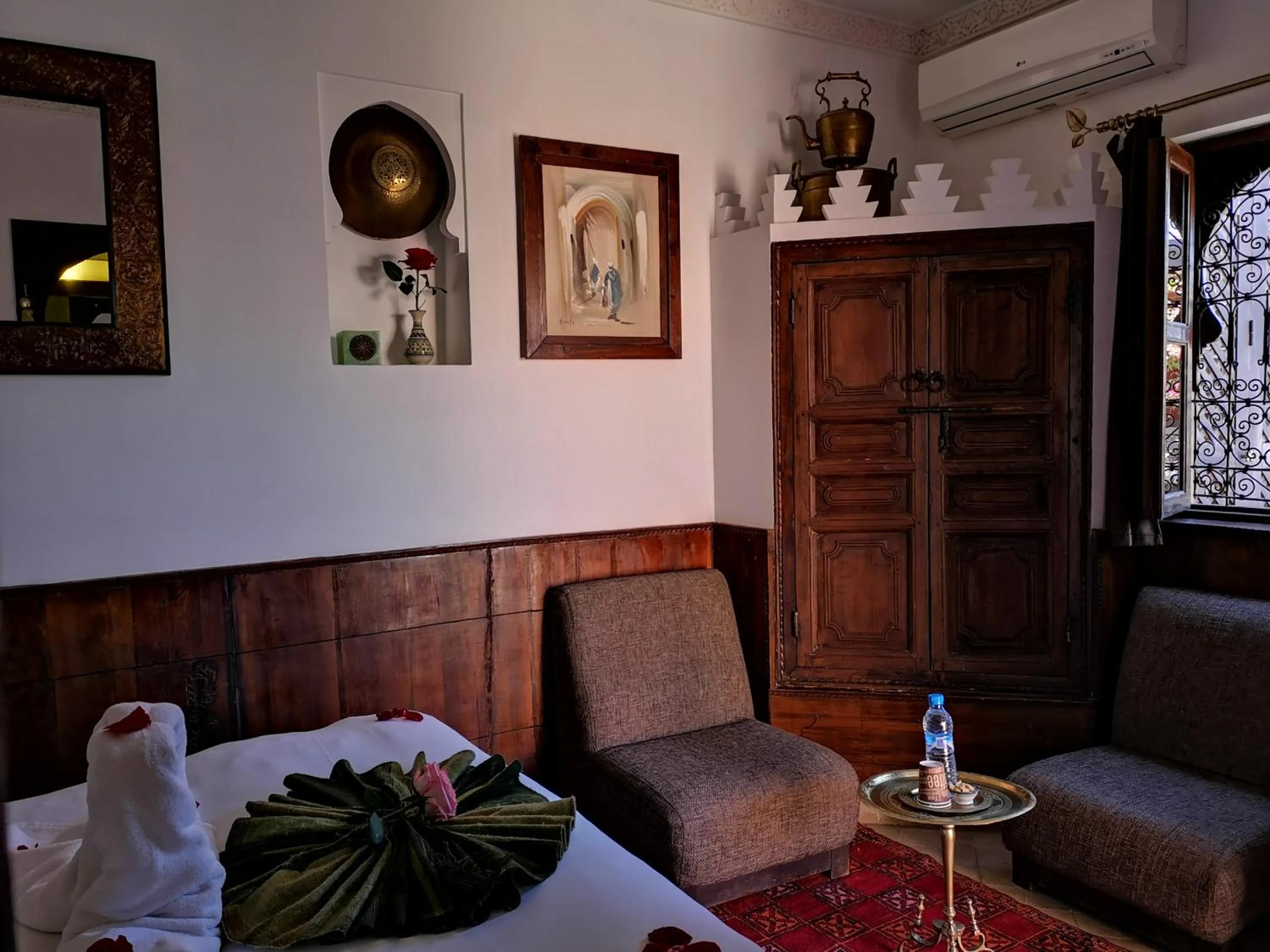 Photo of the whole room in Riad Charme d'Orient Adults Only