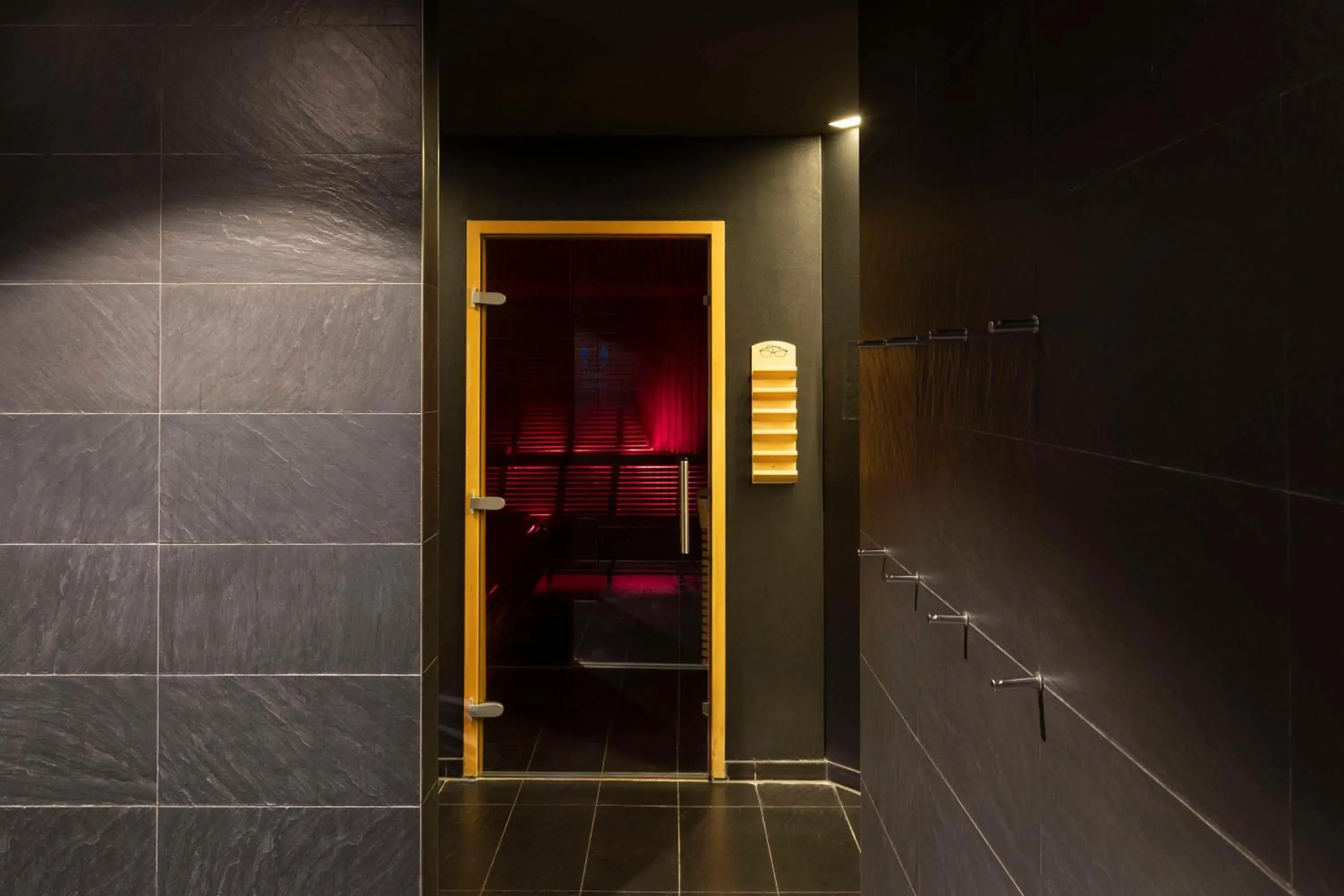 Fitness centre/facilities in Scandic Hamburg Emporio Fitness centre/facilities in Scandic Hamburg Emporio