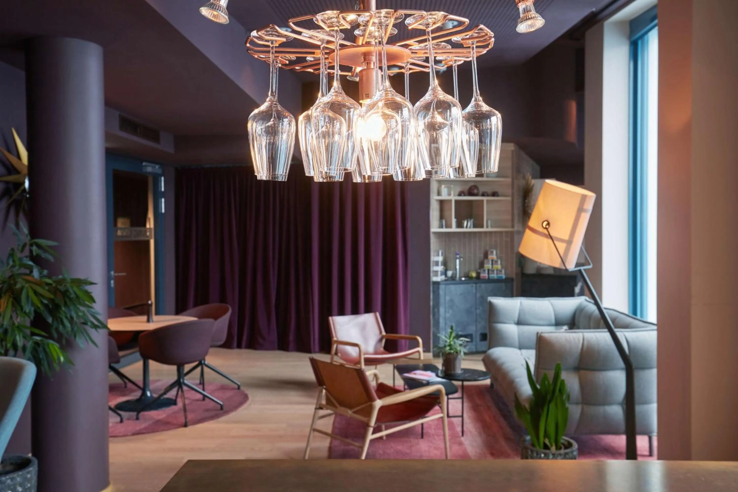 Lounge or bar in Scandic Hamburg Emporio