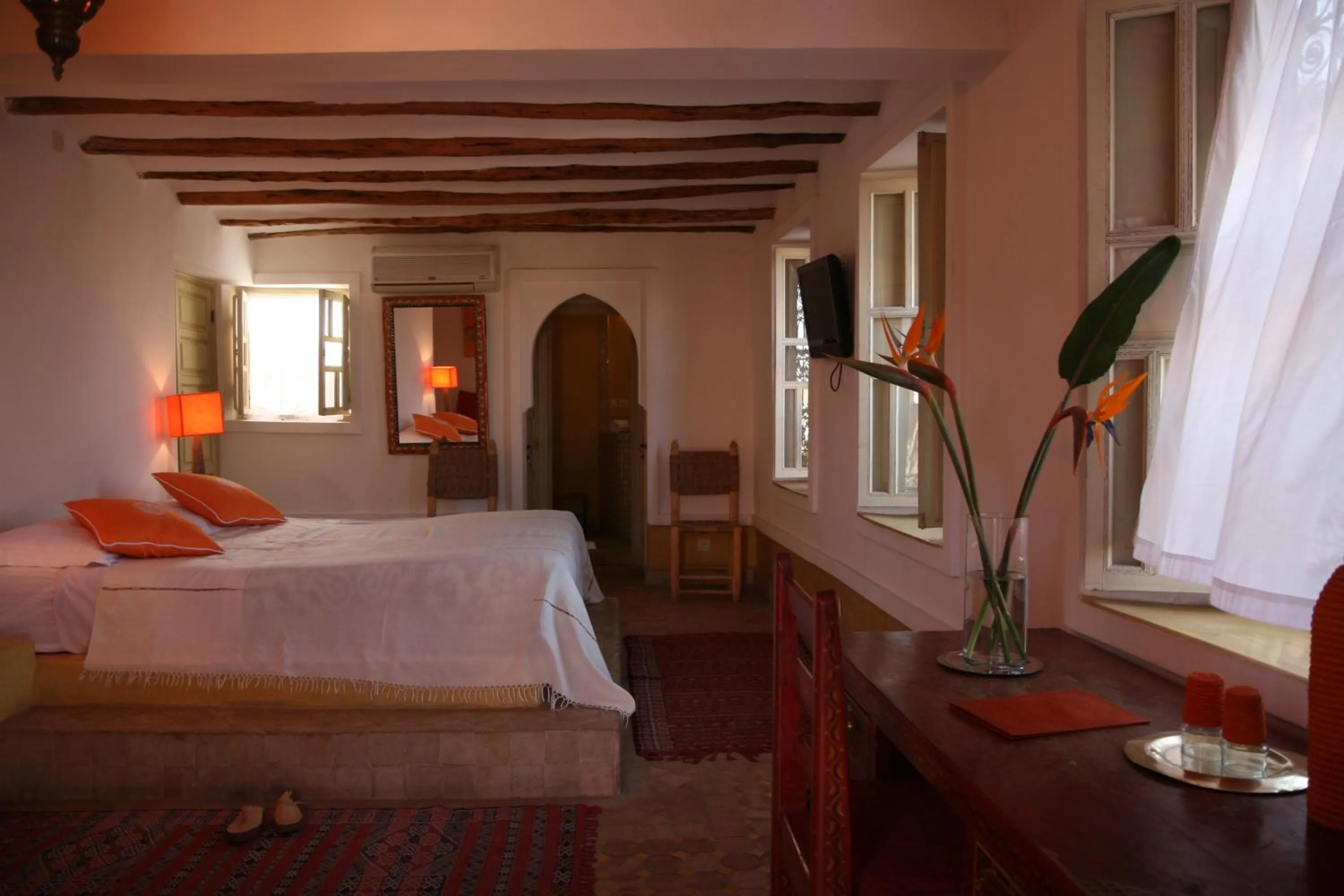 Photo of the whole room, Bed in Riad Spa Dar Nimbus