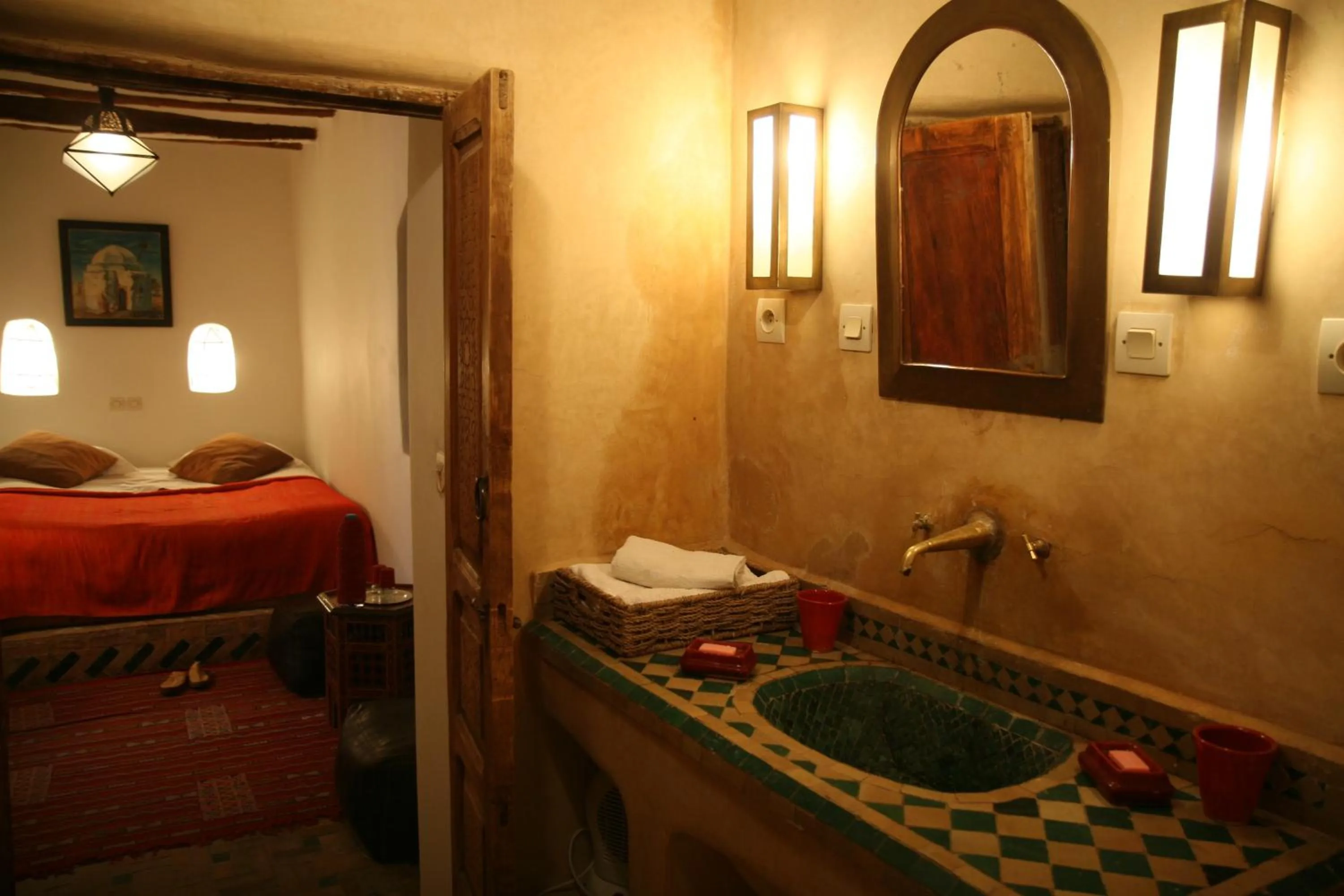 Bathroom, Bed in Riad Spa Dar Nimbus