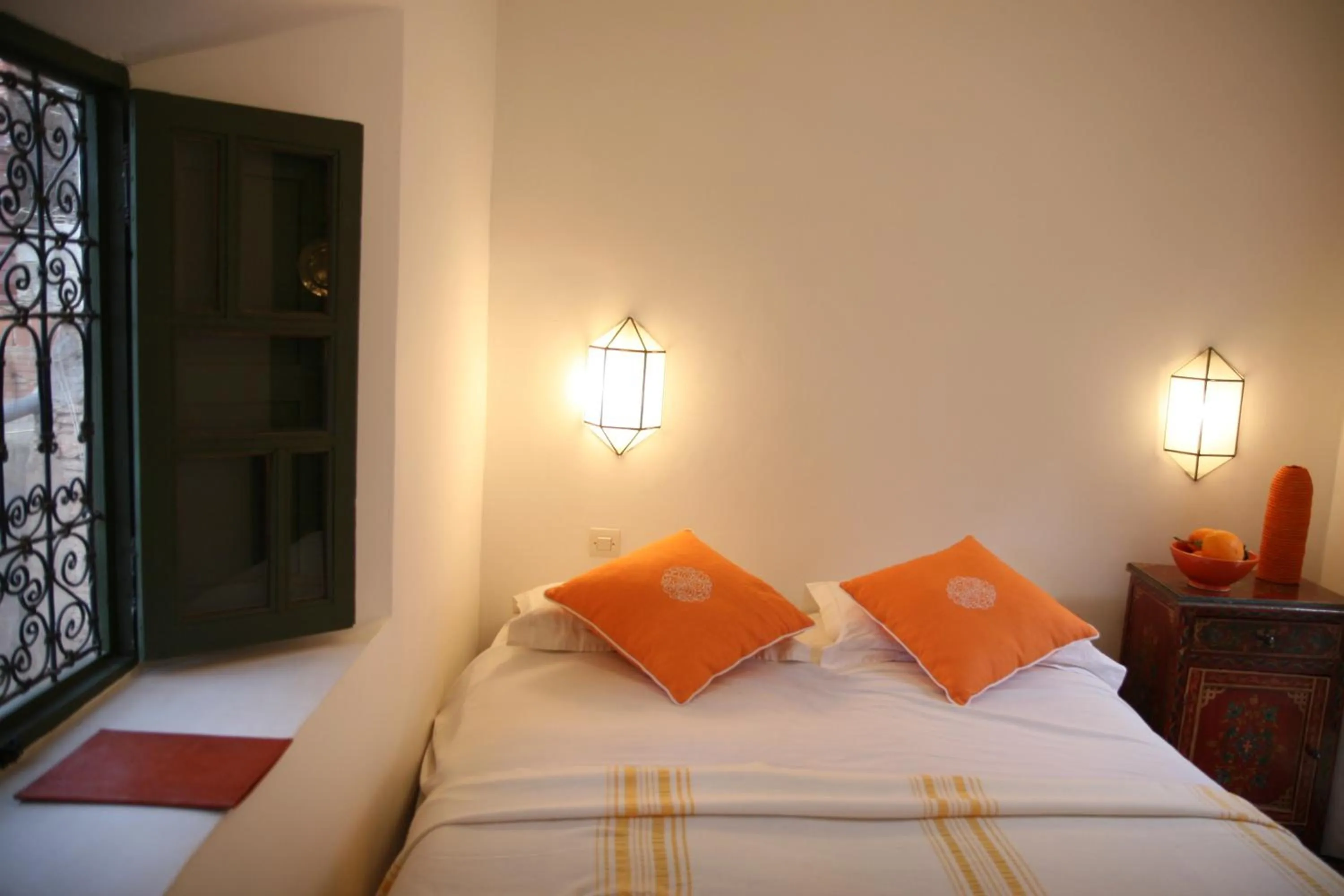 Bed in Riad Spa Dar Nimbus