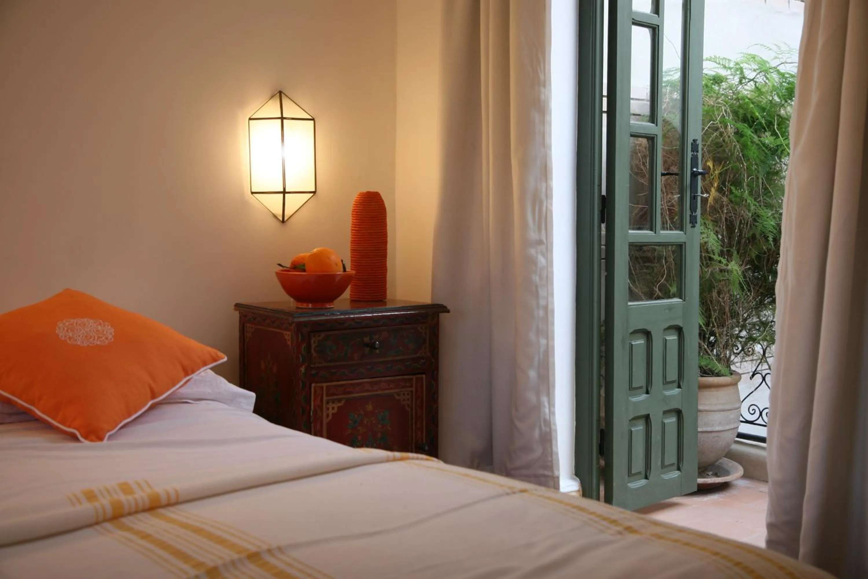 Bed in Riad Spa Dar Nimbus