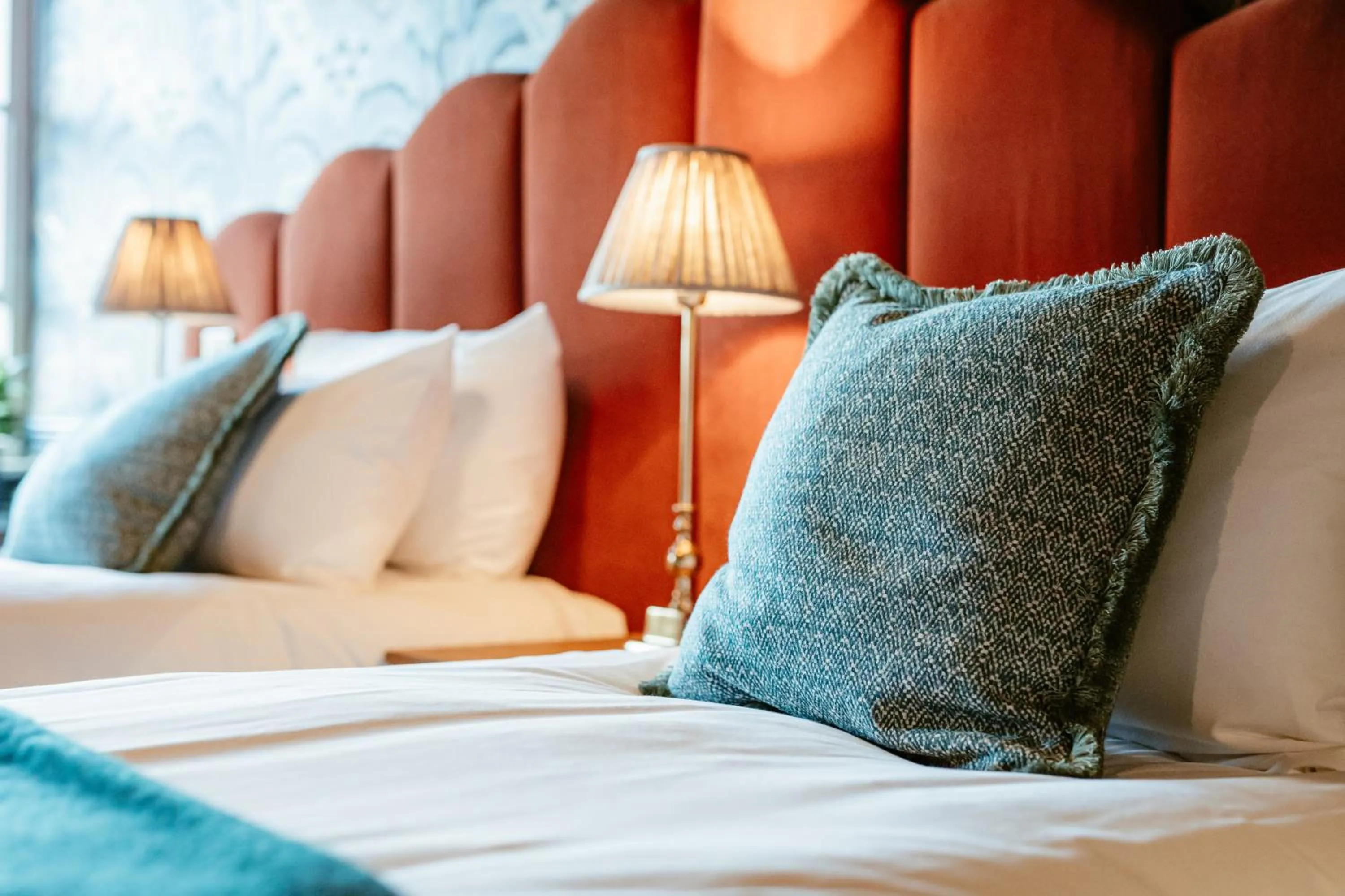 Bed in Hand & Flower