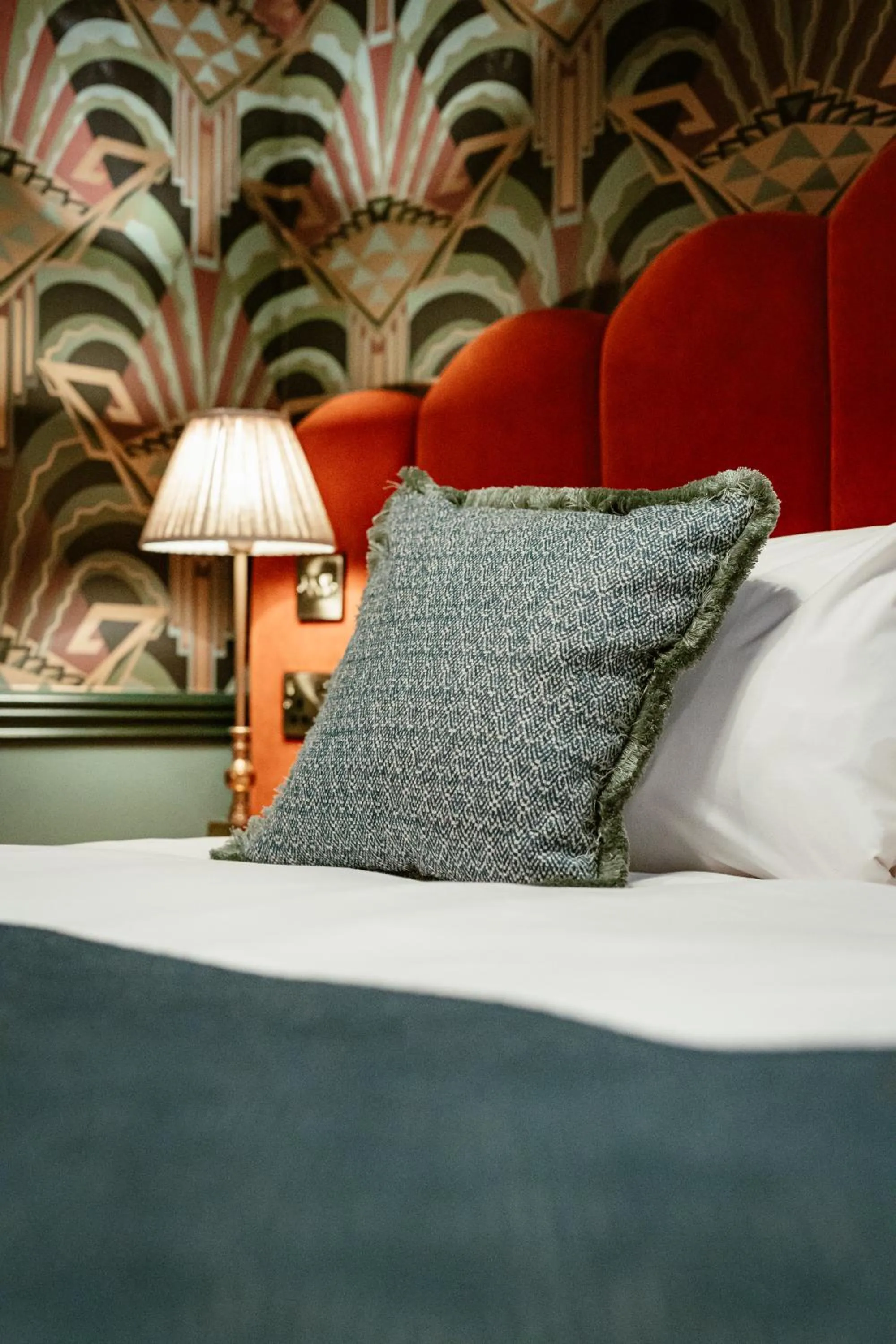 Bed in Hand & Flower