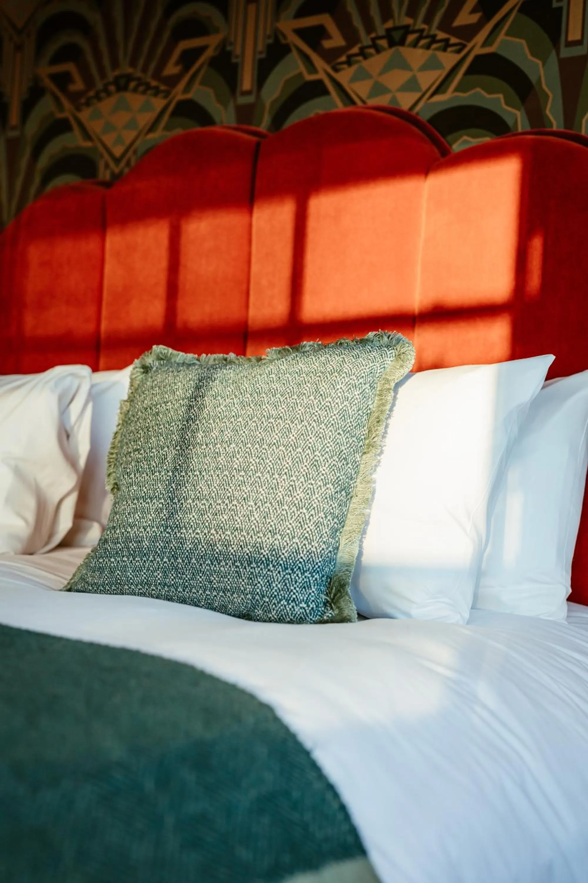 Bed in Hand & Flower