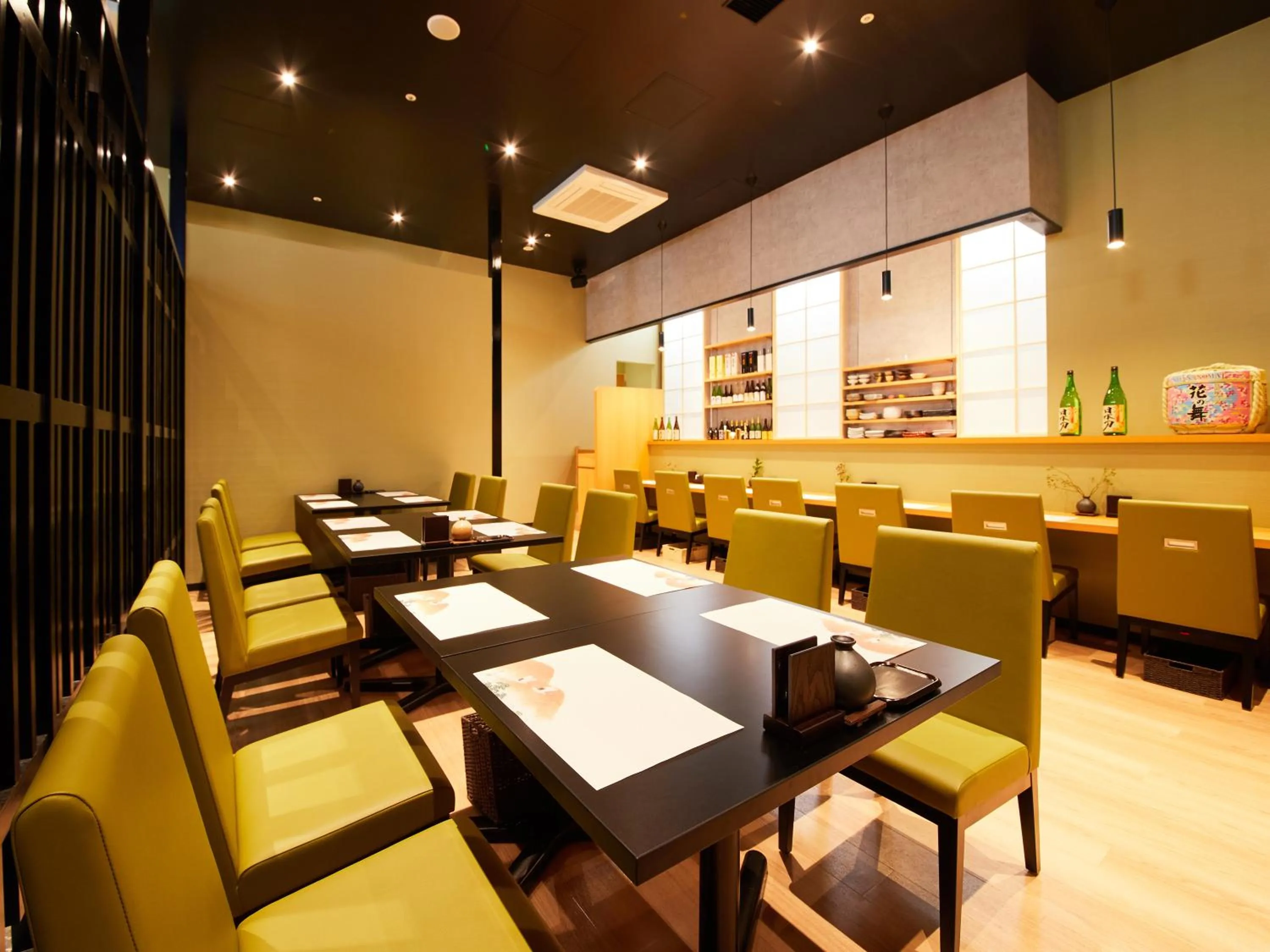 Restaurant/places to eat in APA Hotel & Resort Yokohama Bay Tower