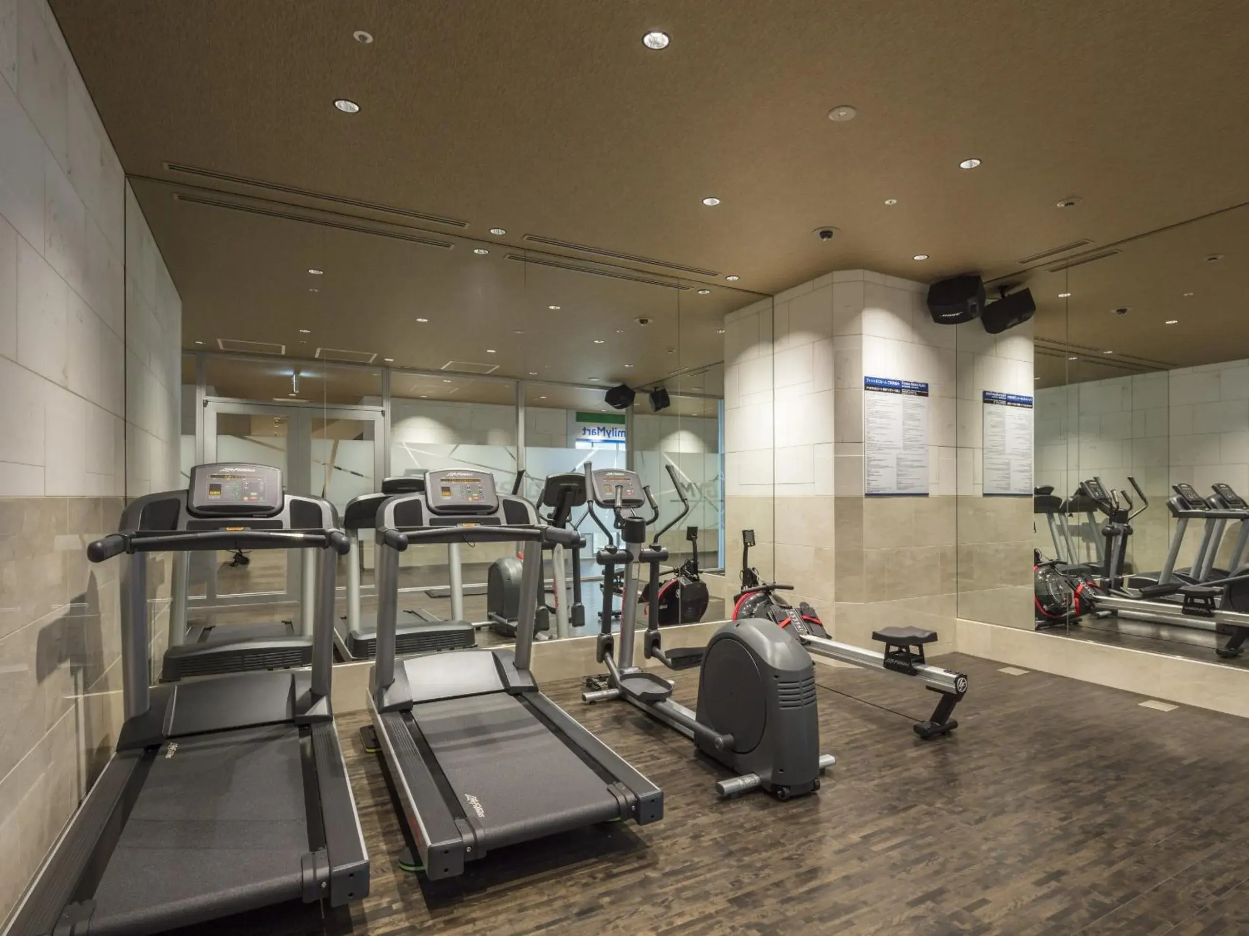 Fitness centre/facilities in APA Hotel & Resort Yokohama Bay Tower Fitness centre/facilities in APA Hotel & Resort Yokohama Bay Tower