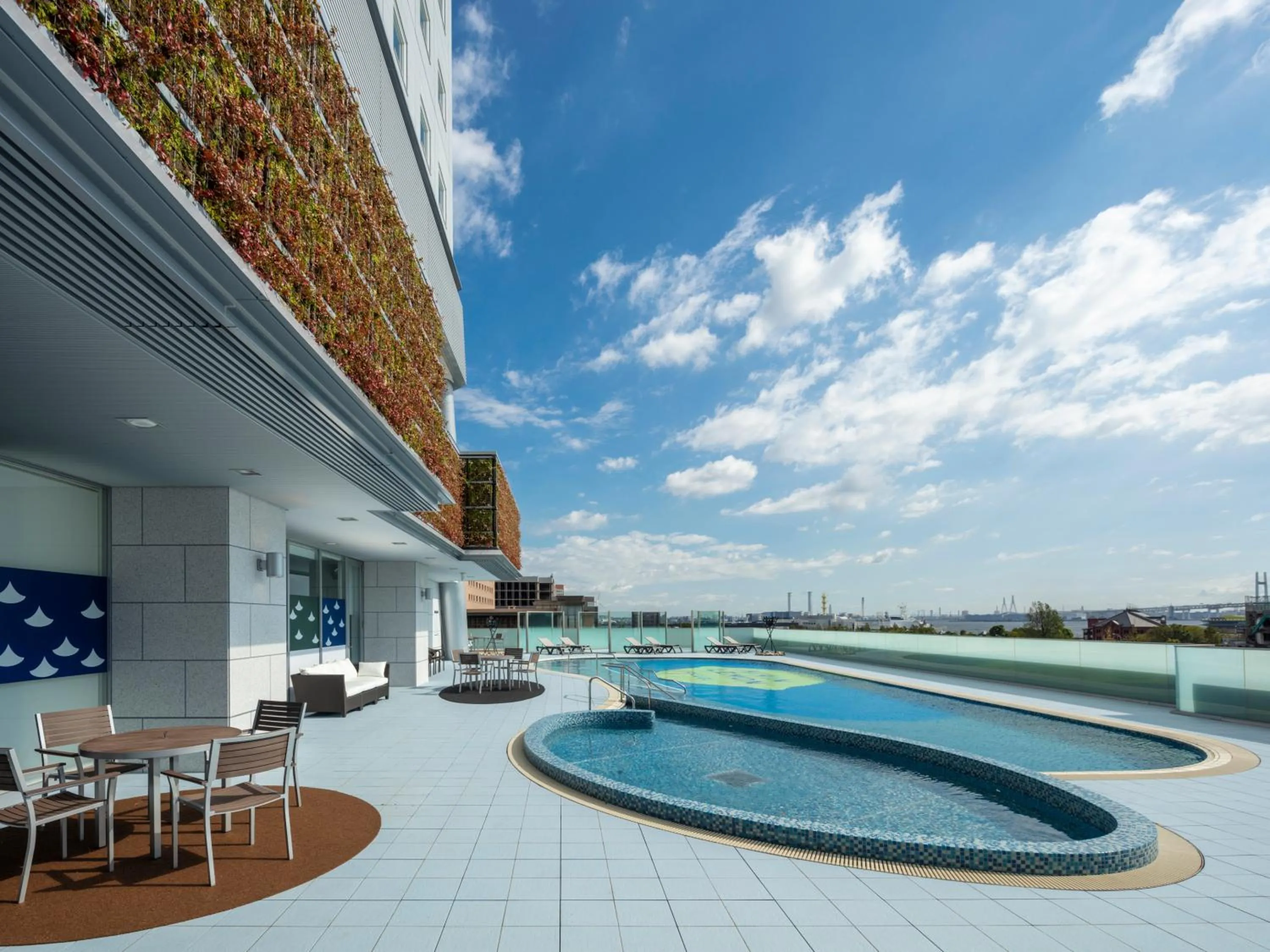 Swimming pool in APA Hotel & Resort Yokohama Bay Tower