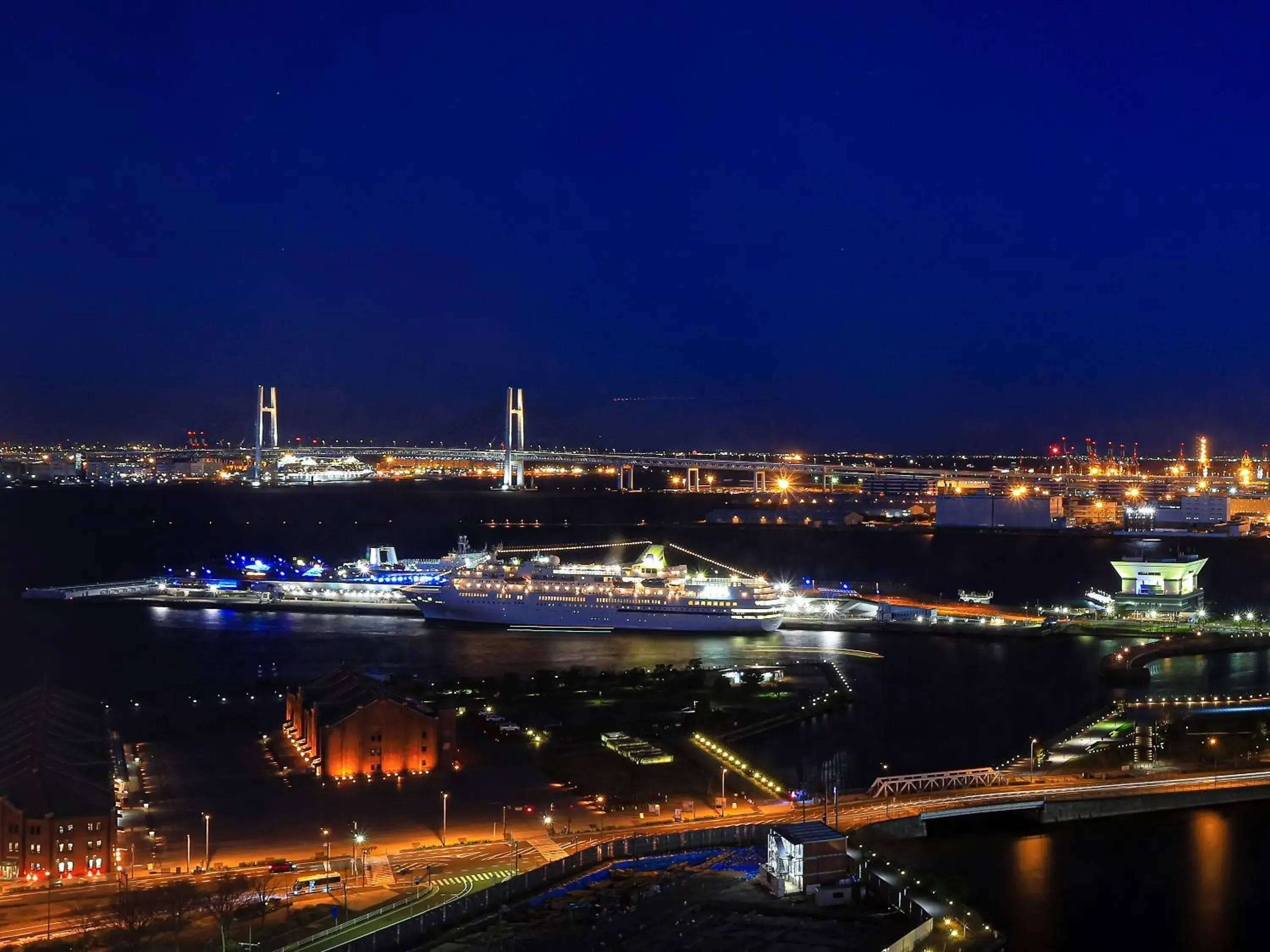 Sea view in APA Hotel & Resort Yokohama Bay Tower Sea view in APA Hotel & Resort Yokohama Bay Tower