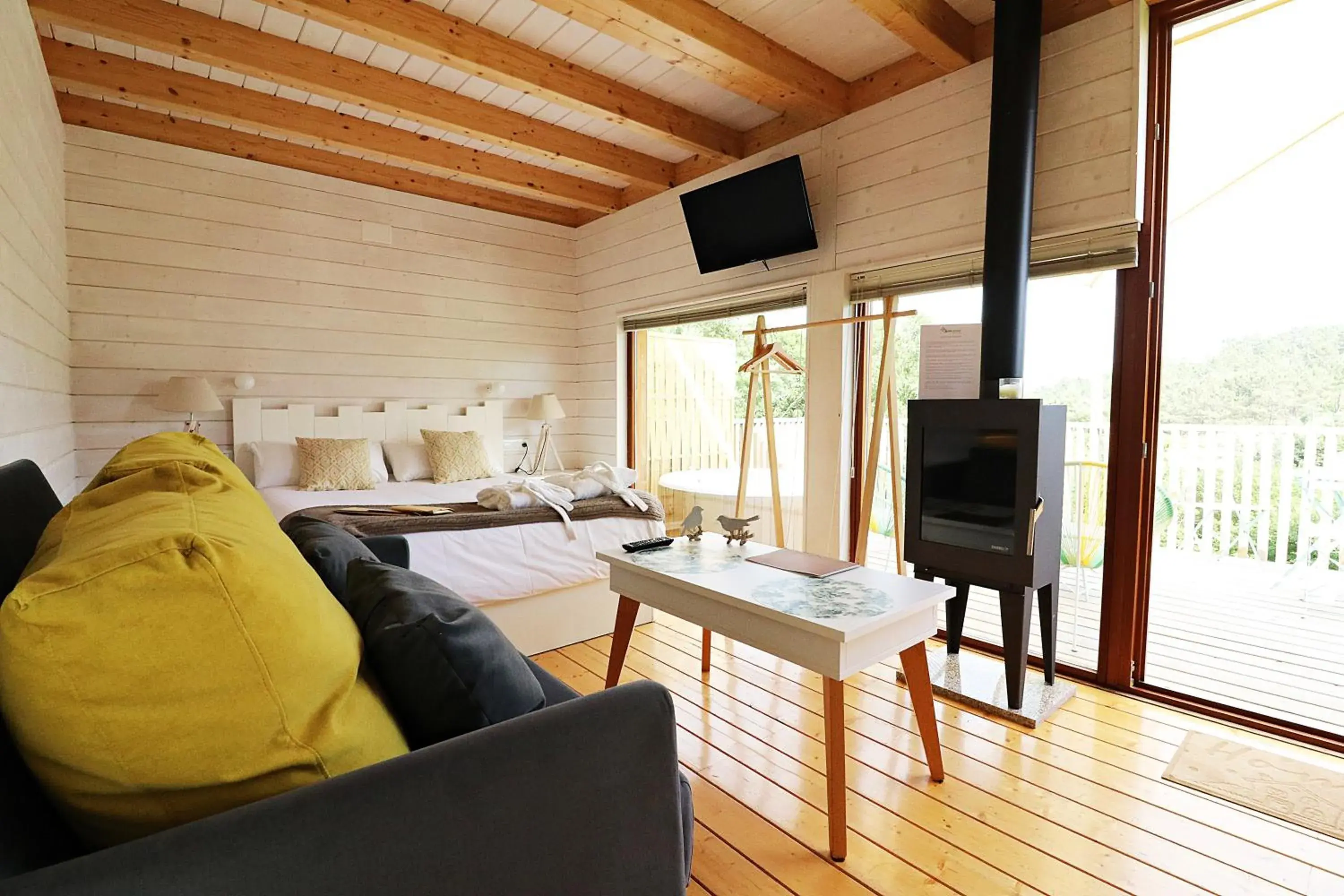 Suite with Spa Bath in Aloia Nature, Alojamiento Forestal Suite with Spa Bath in Aloia Nature, Alojamiento Forestal