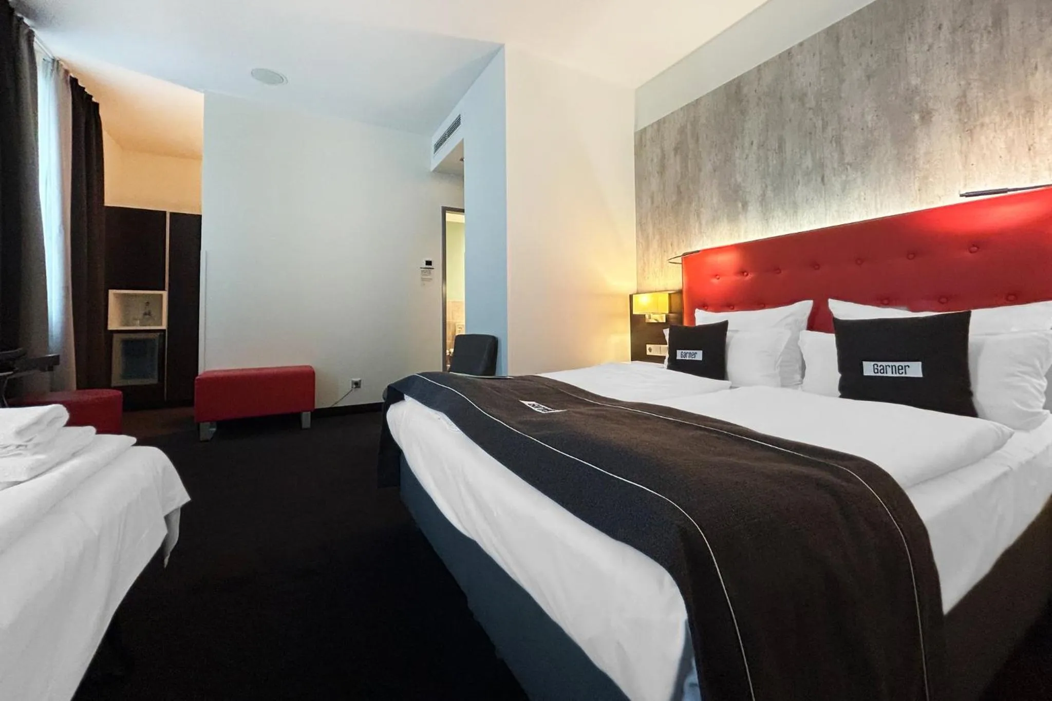 Photo of the whole room, Bed in Garner Hotel Berlin - Mitte by IHG