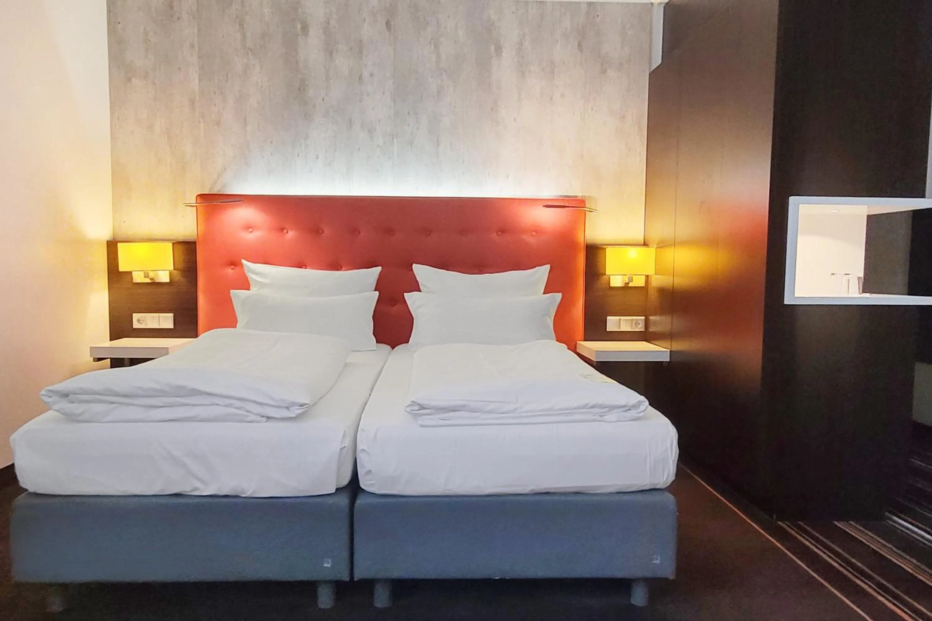 Photo of the whole room, Bed in Garner Hotel Berlin - Mitte by IHG