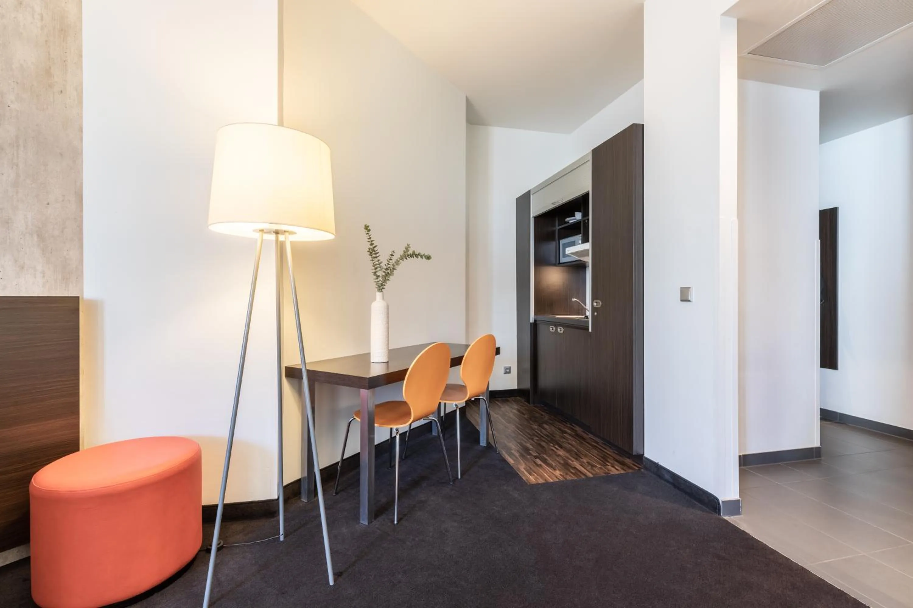 Kitchen or kitchenette in Garner Hotel Berlin - Mitte by IHG