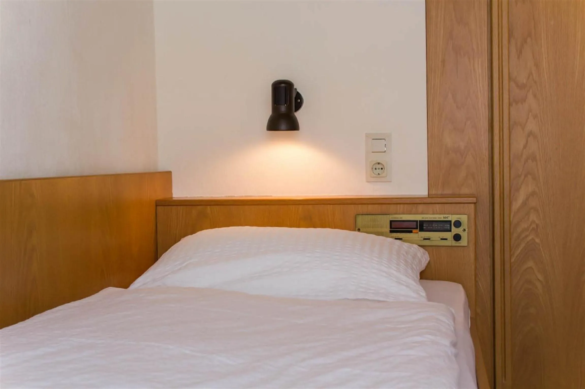 Bedroom, Bed in Hotel Weinhaus Weis