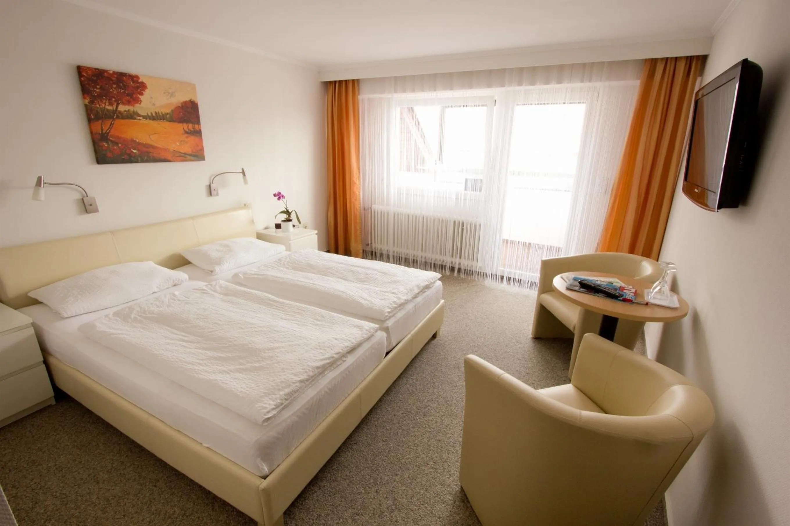 Photo of the whole room, Bed in Hotel Weinhaus Weis