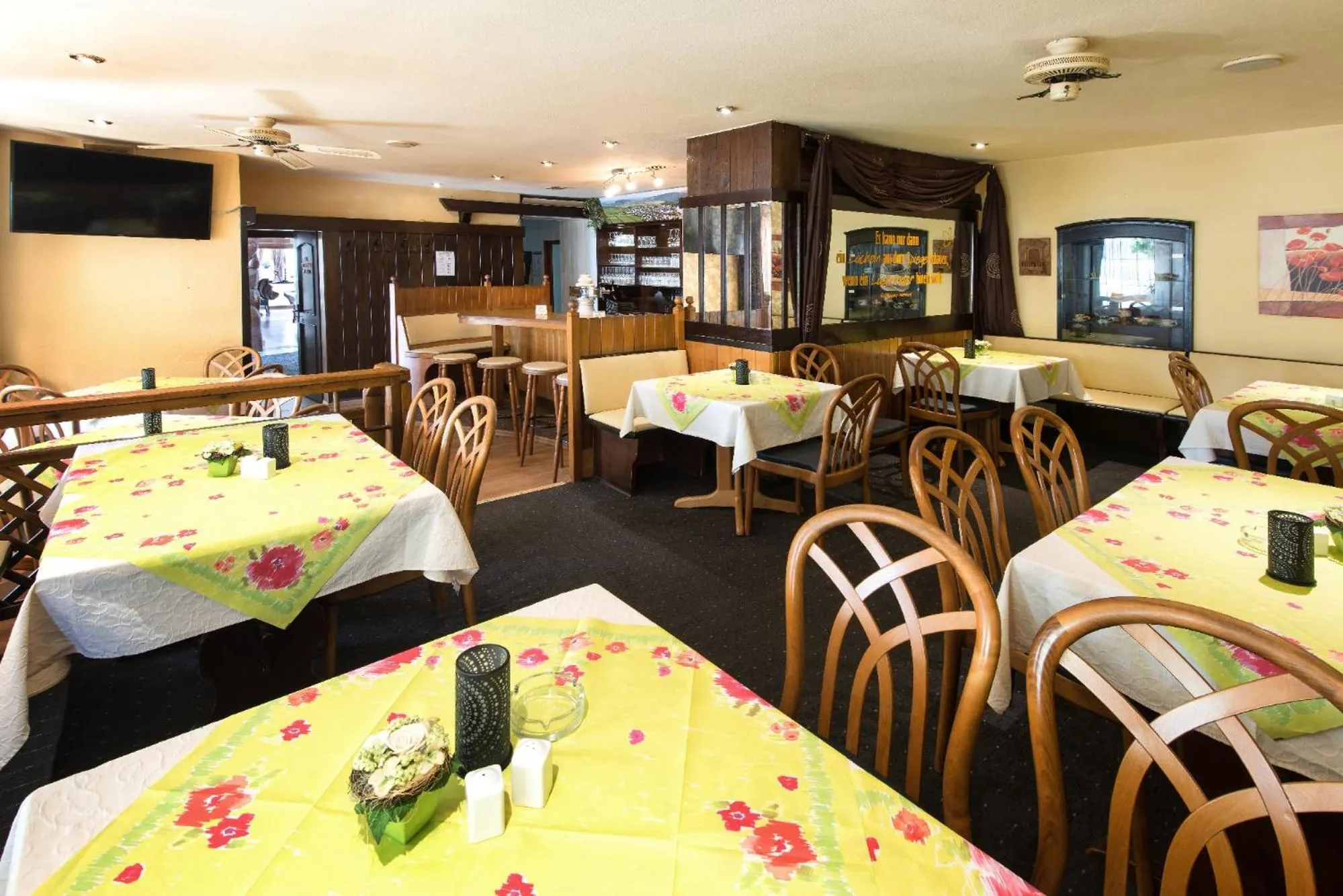 Restaurant/places to eat in Hotel Weinhaus Weis