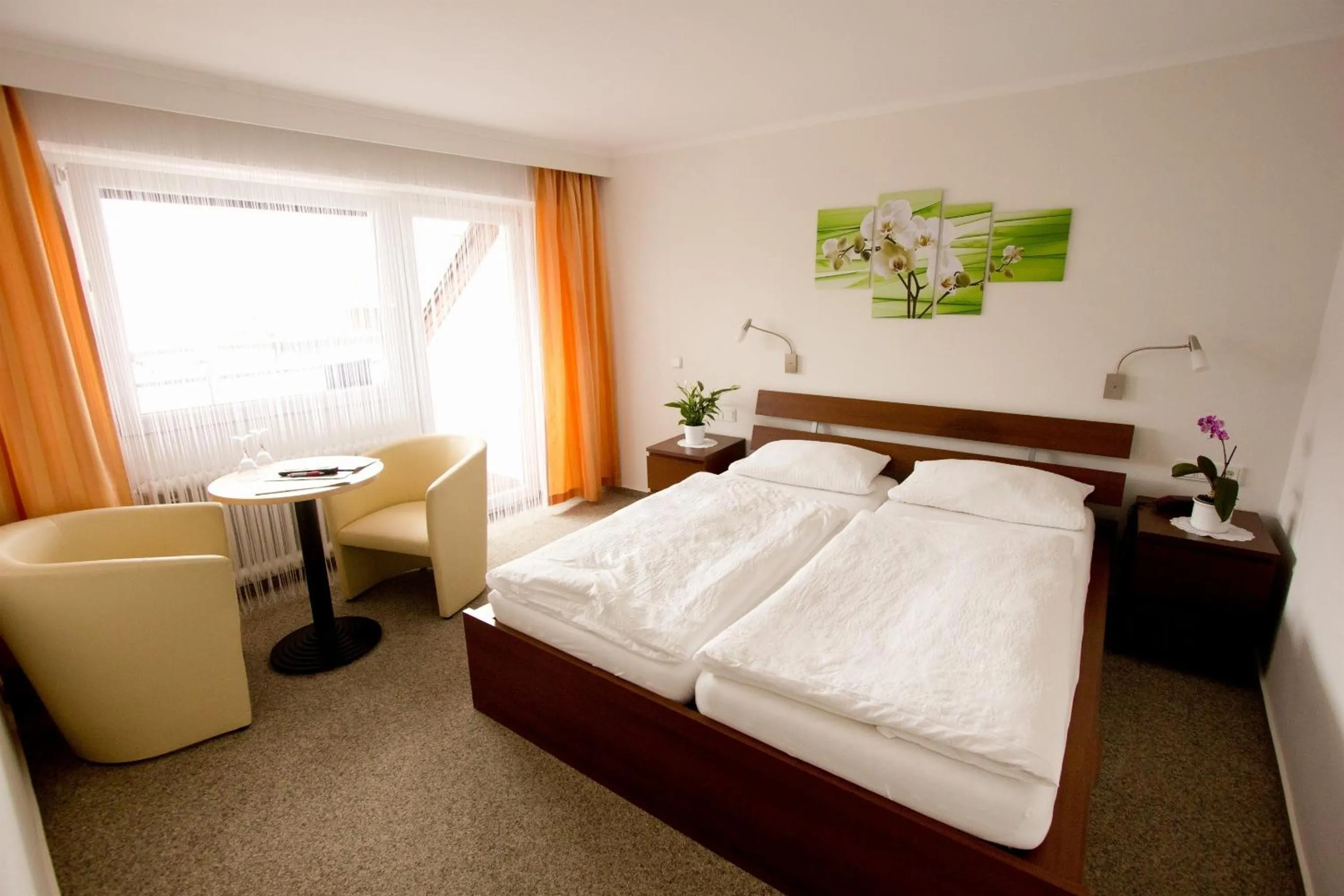 Photo of the whole room, Bed in Hotel Weinhaus Weis
