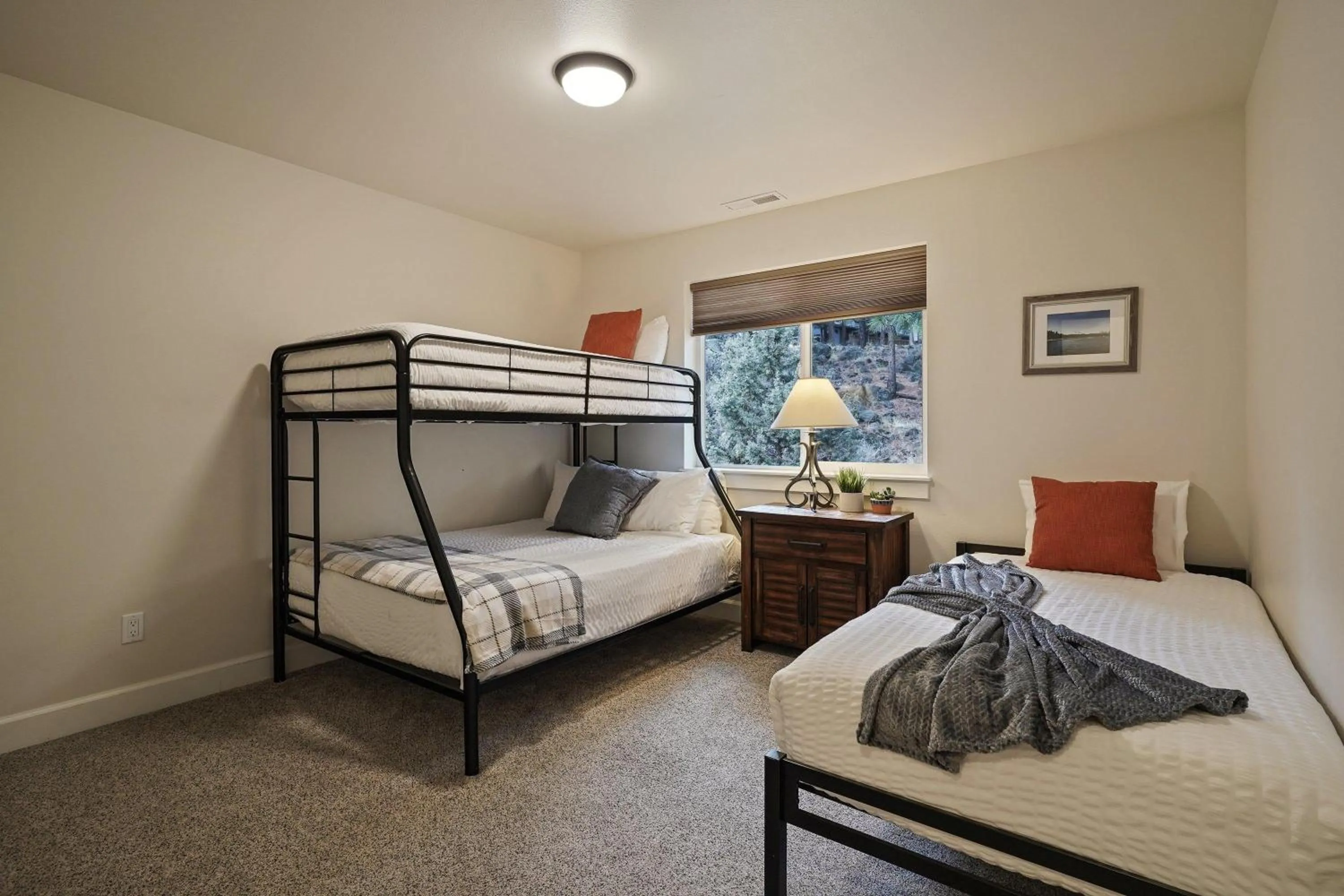 Bed in Trails End Retreat