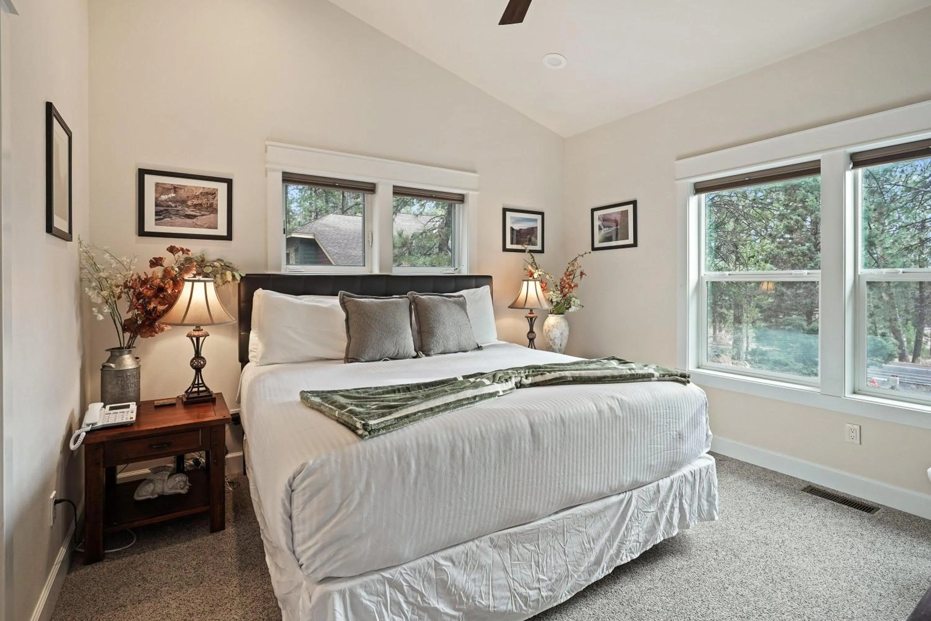 Bed in Trails End Retreat