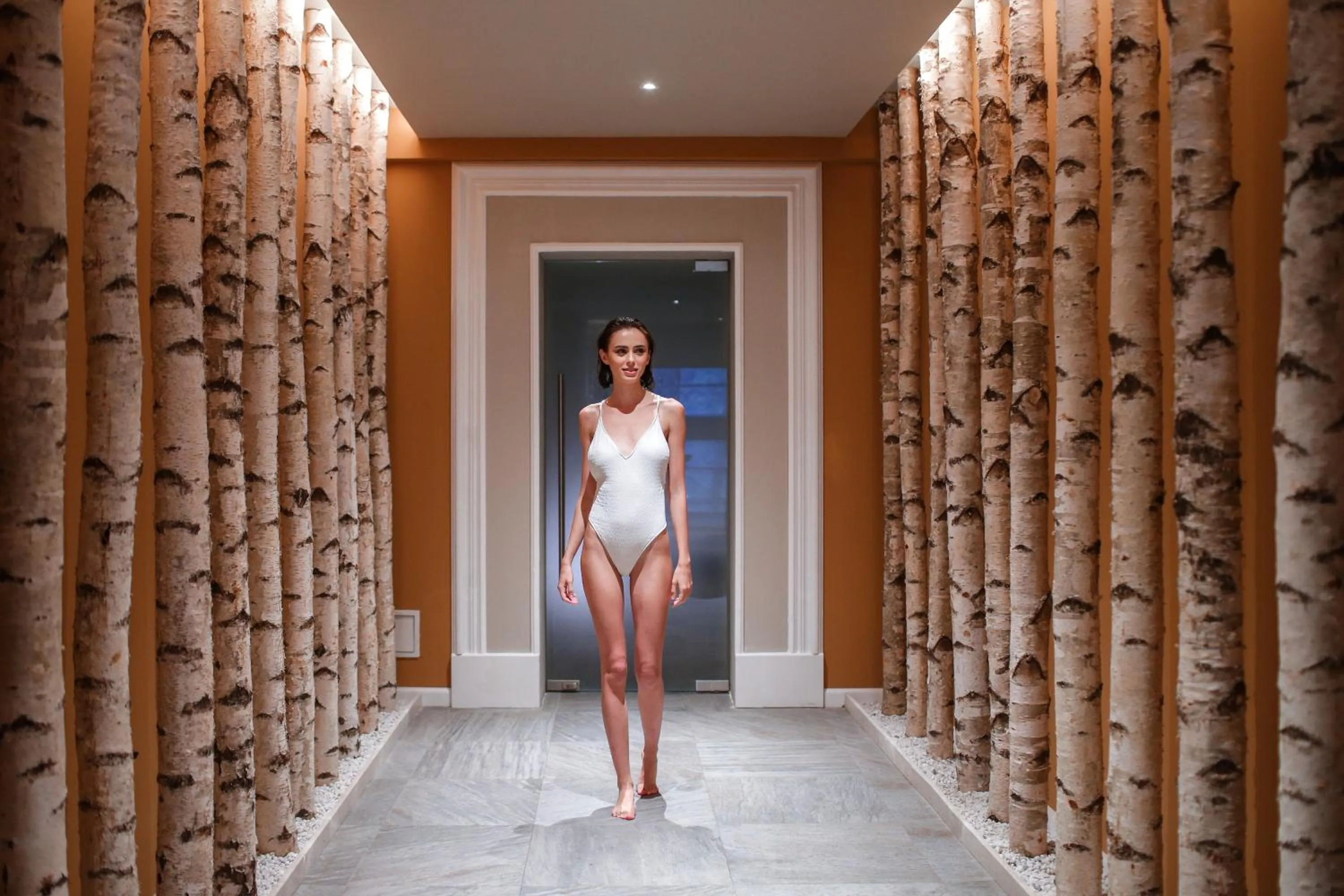 People in Bacolux Afrodita, Herculane