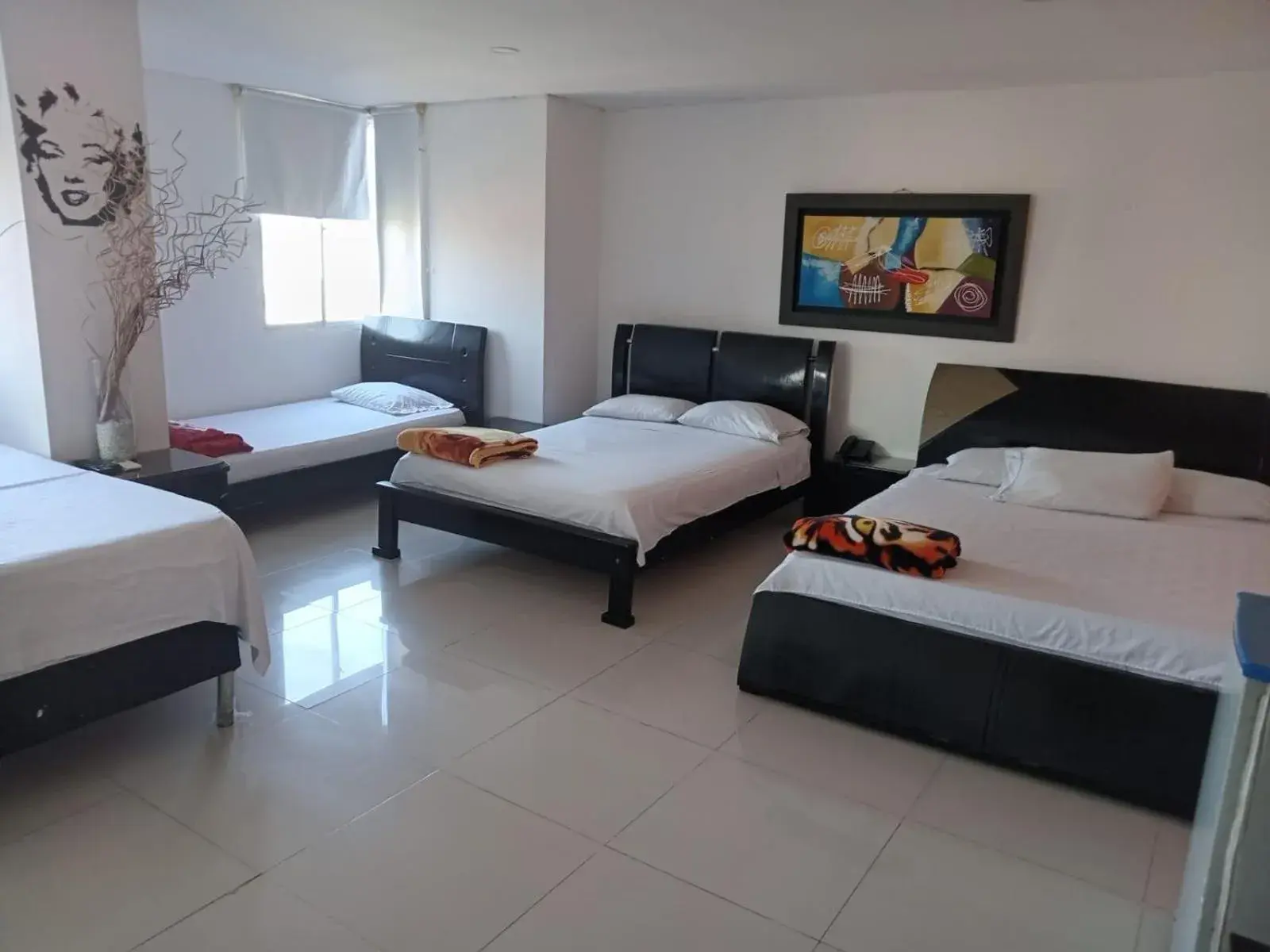 Bed in Hotel Intersuites Bed in Hotel Intersuites