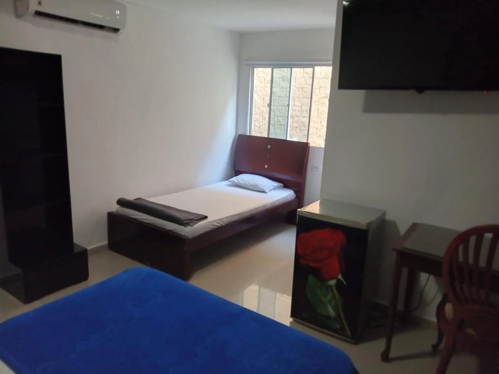 Bed in Hotel Intersuites