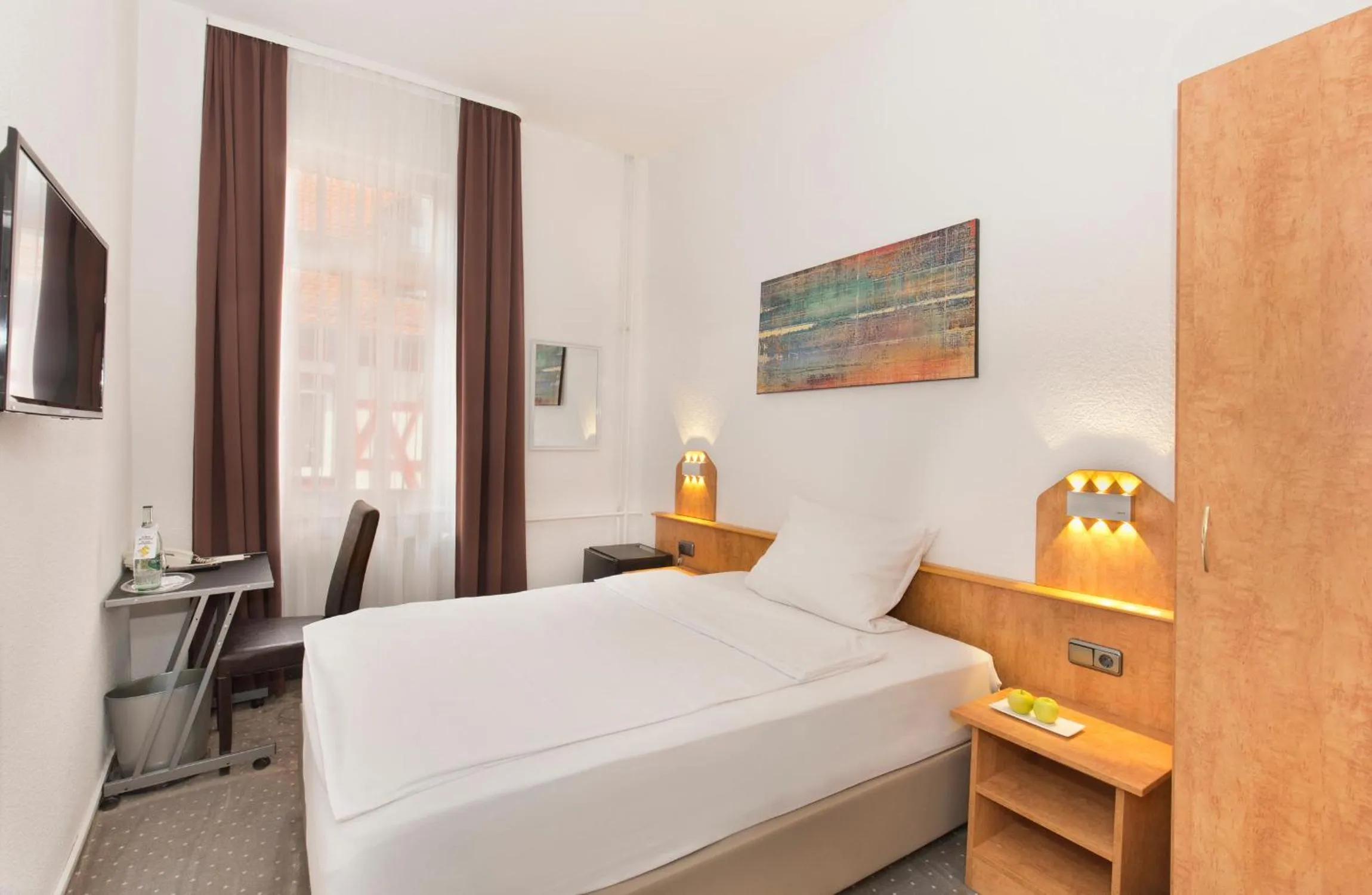 Photo of the whole room, Bed in Hotel Goldenes Lamm